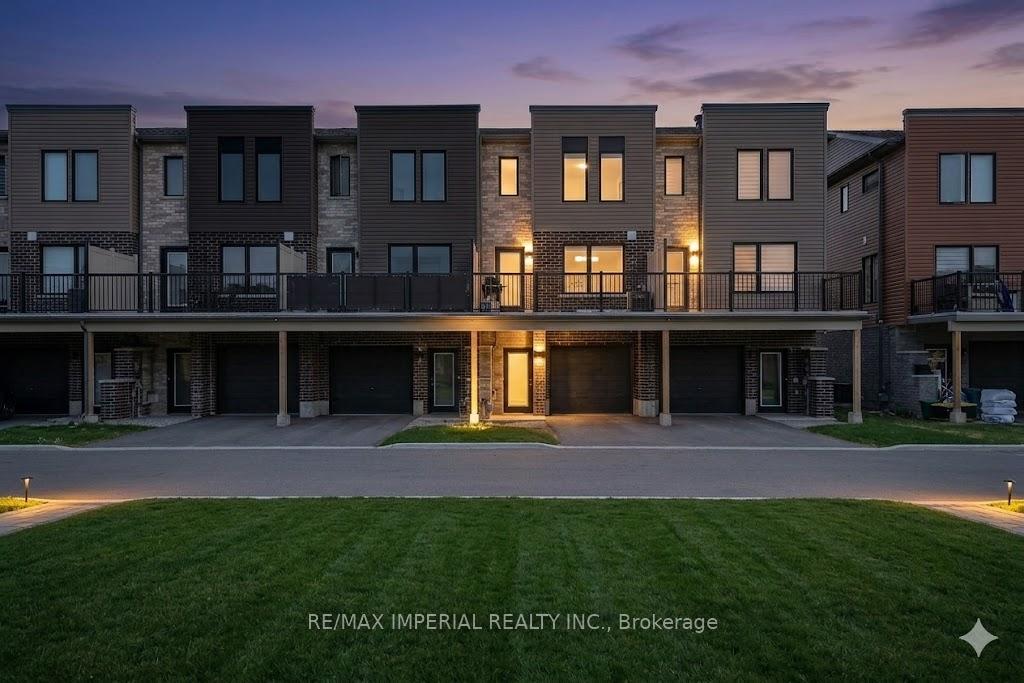 61 Fairlane Avenue, Barrie, ON L9J 0N1