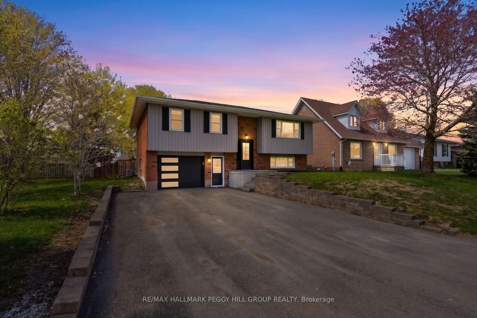 16 Glenview Avenue, Springwater, ON L0L 1P0