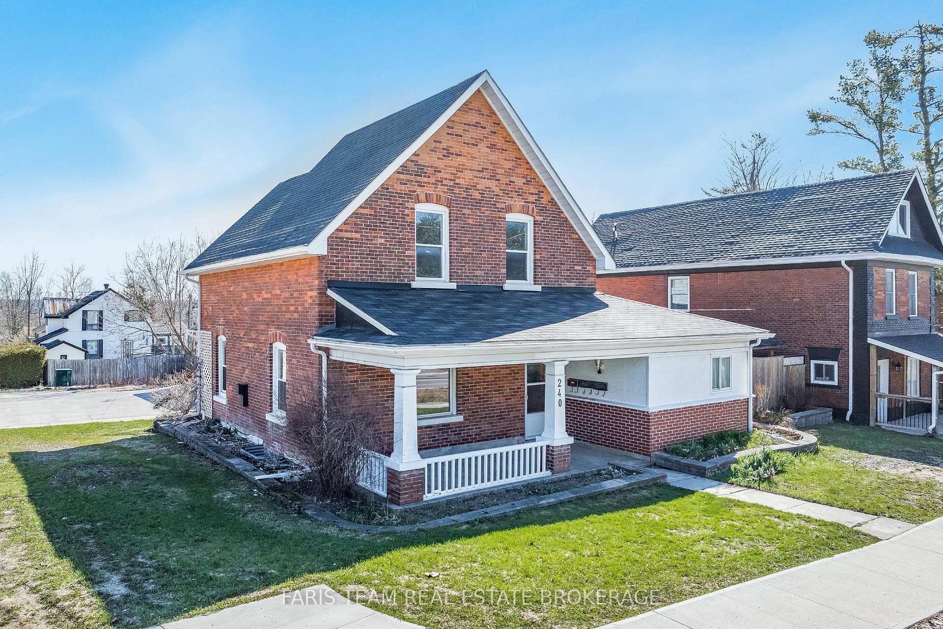 240 Laclie Street, Orillia, ON L3V 4N6
