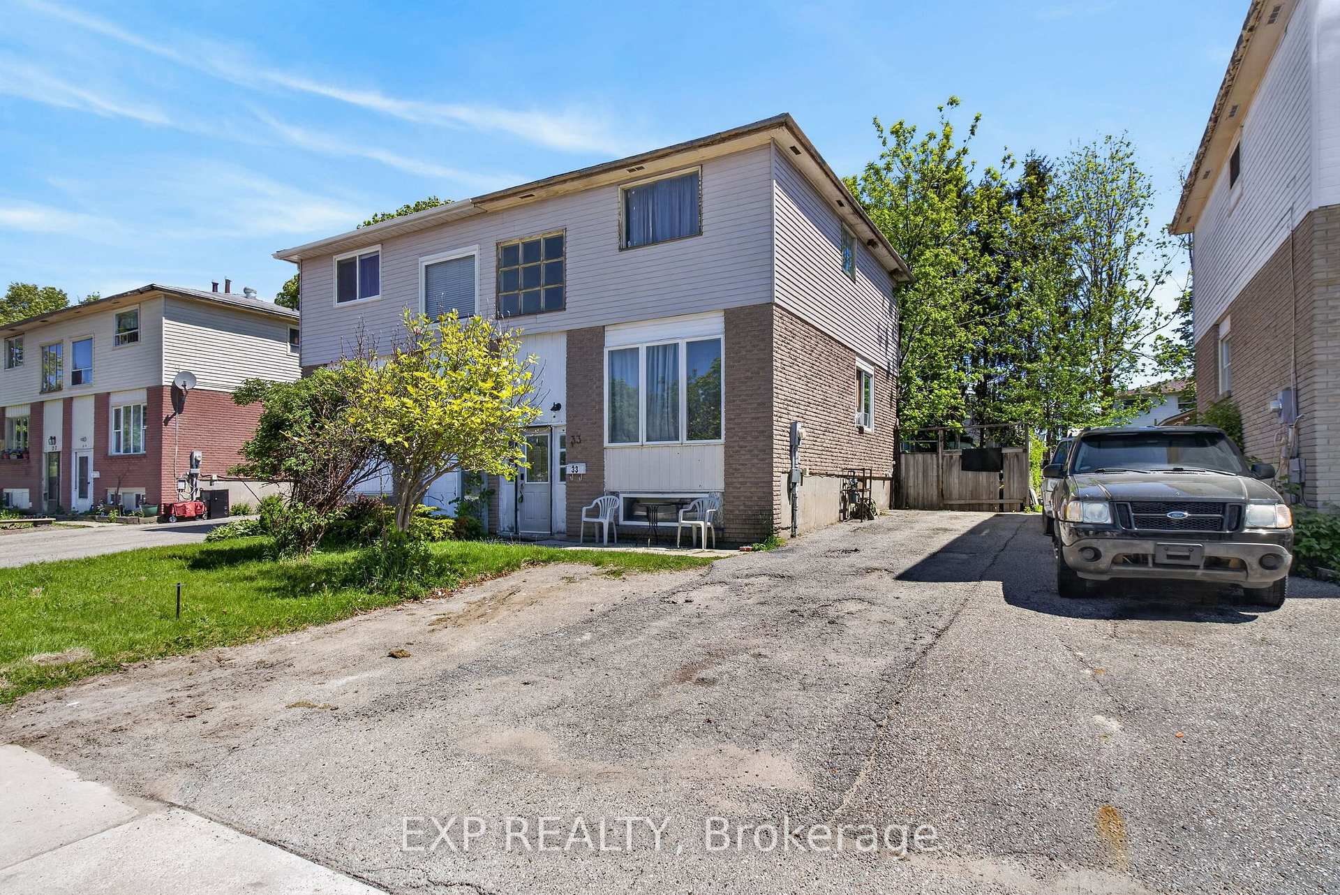 33 Carlton Road, Barrie, ON L4M 5K8