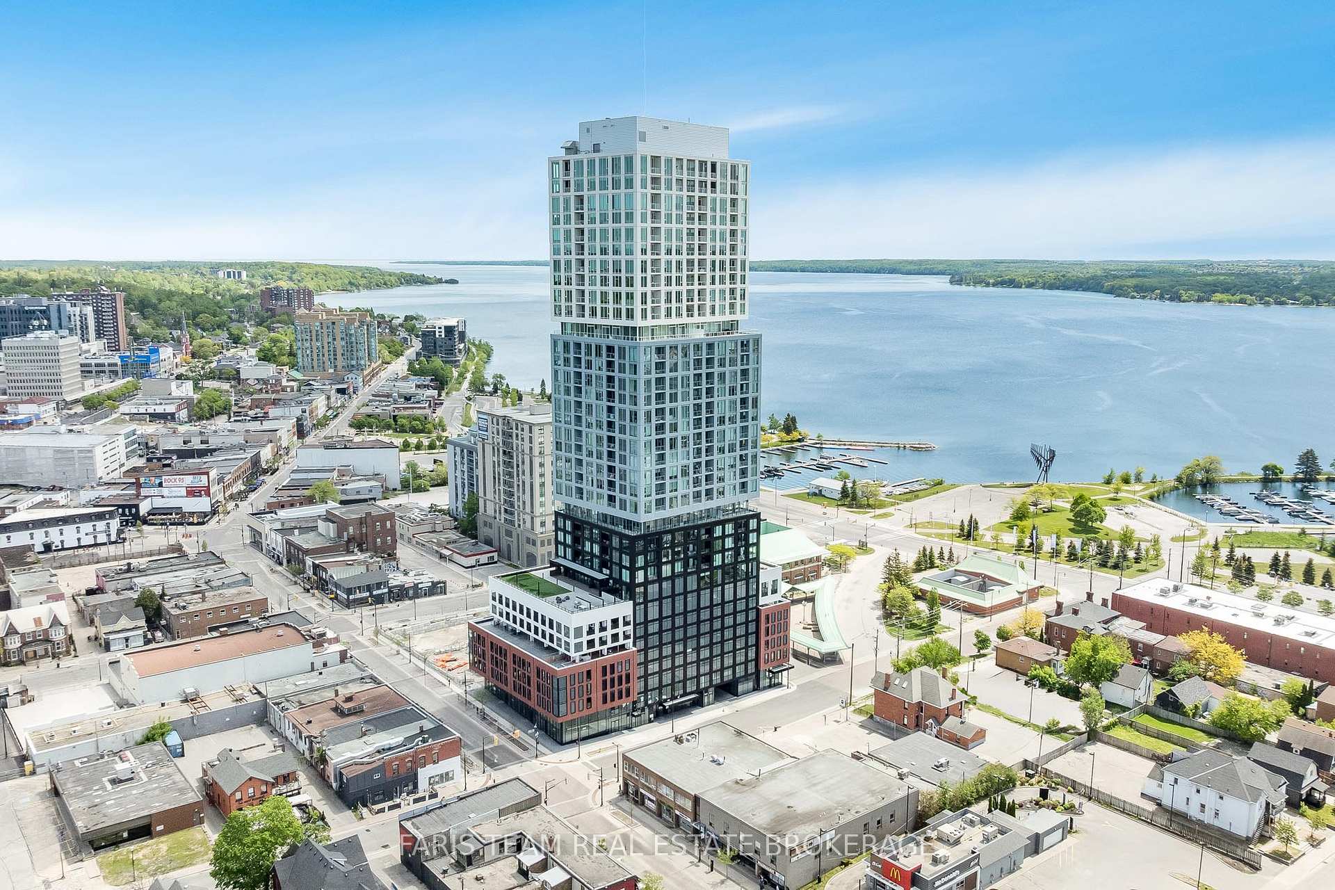 39 Mary Street 3202, Barrie, ON L4N 1S9