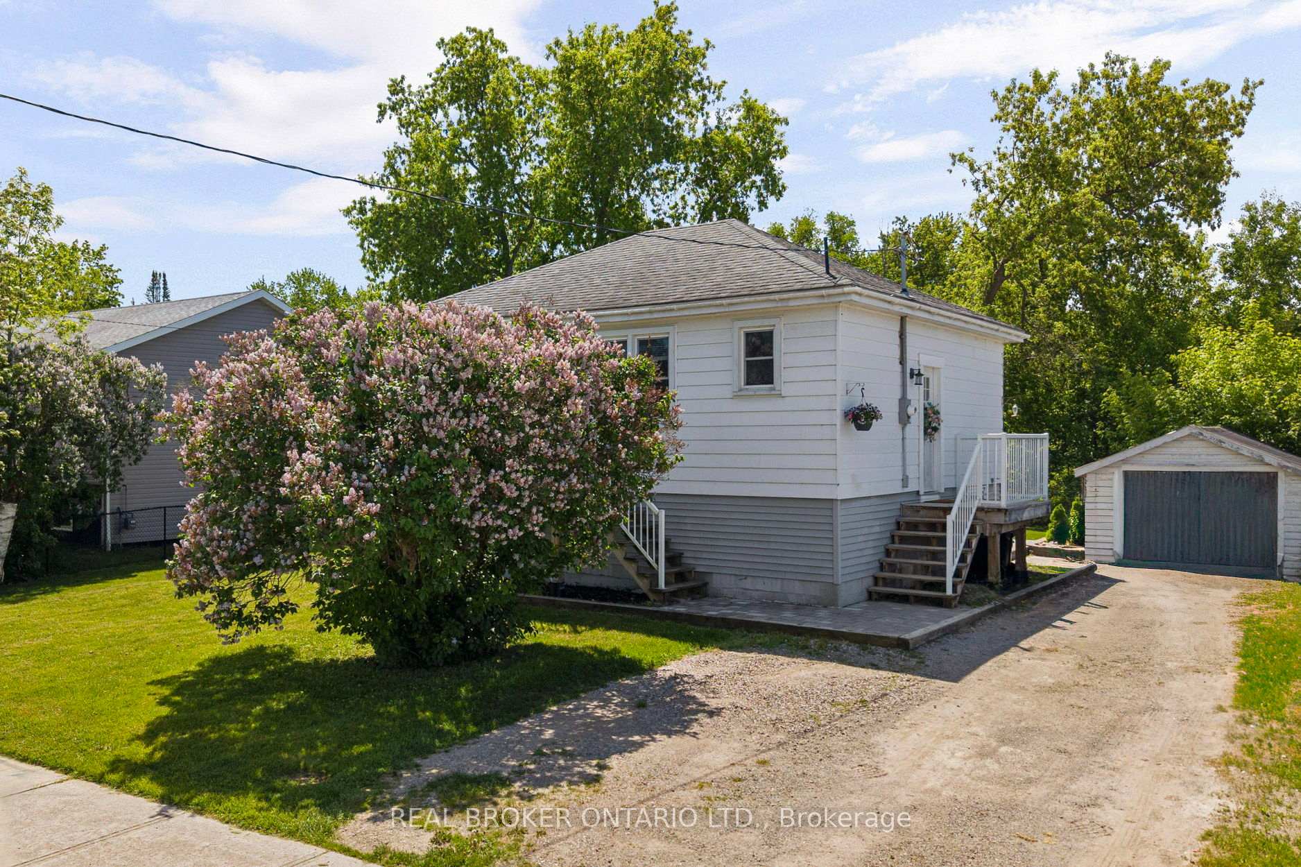 13 Sturgeon Bay Road, Severn, ON L0K 1E0