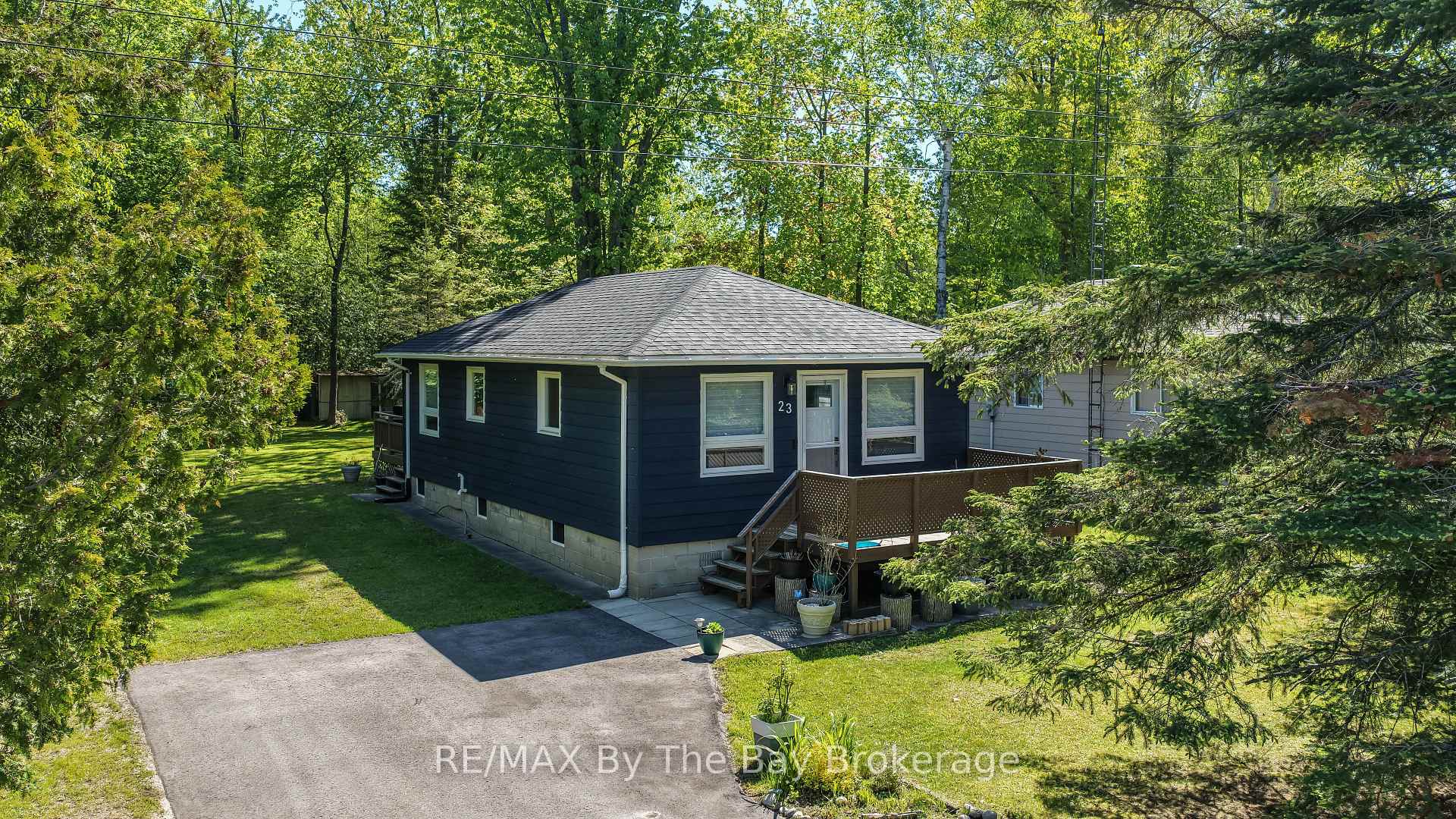 23 Sunnidale Road N, Wasaga Beach, ON L9Z 2B7