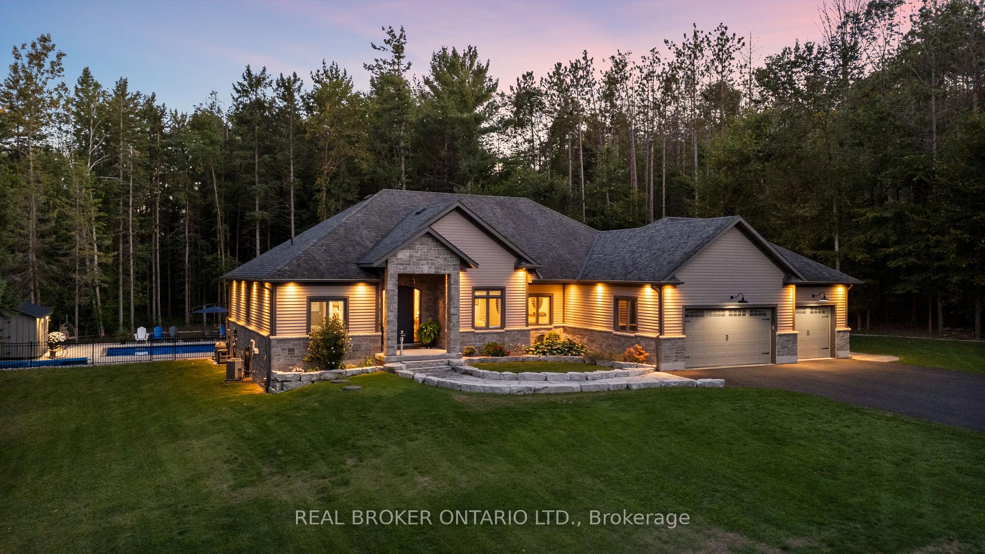 49 Sydenham Trail W, Clearview, ON L0M 1H0