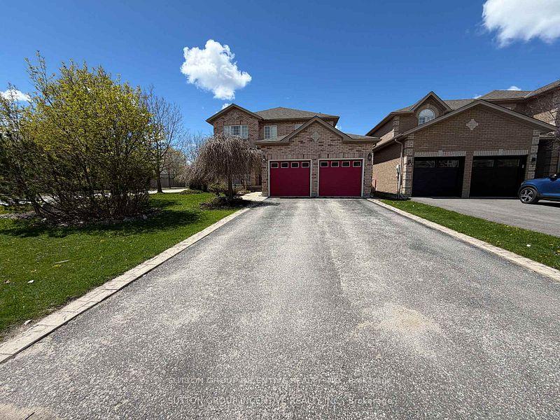 1 Buman Court, Barrie, ON L4N 0L3