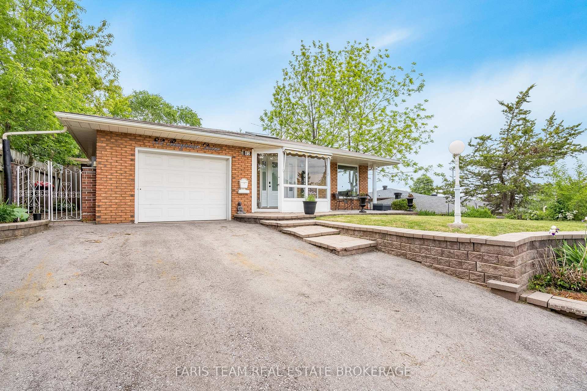 82 Bayview Drive, Barrie, ON L4N 3P1