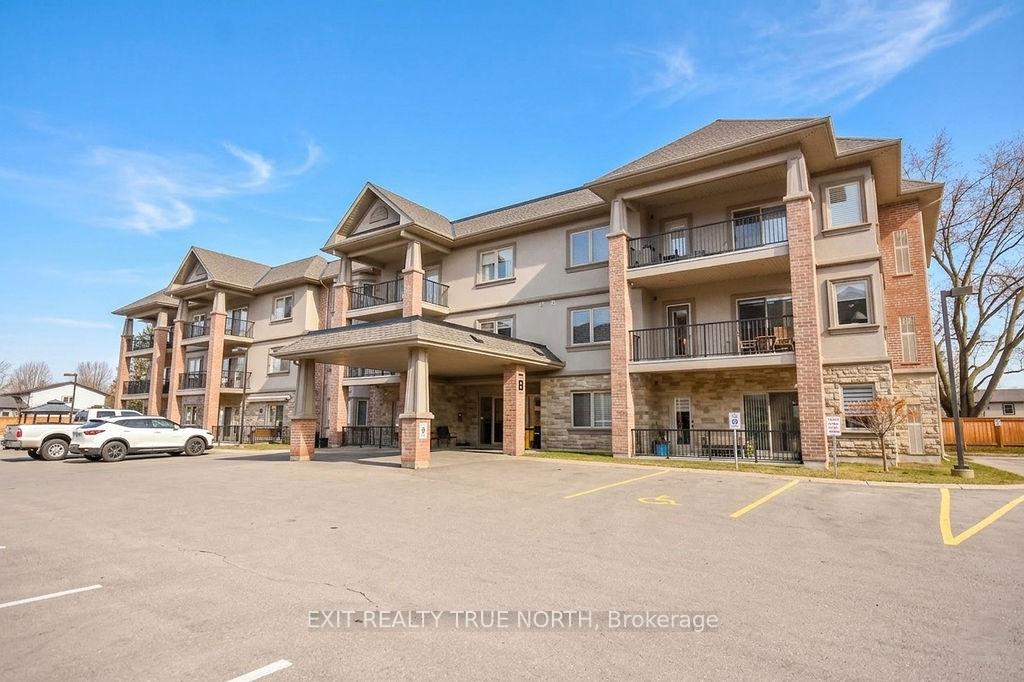 19B Yonge Street N 204, Springwater, ON L0L 1P0