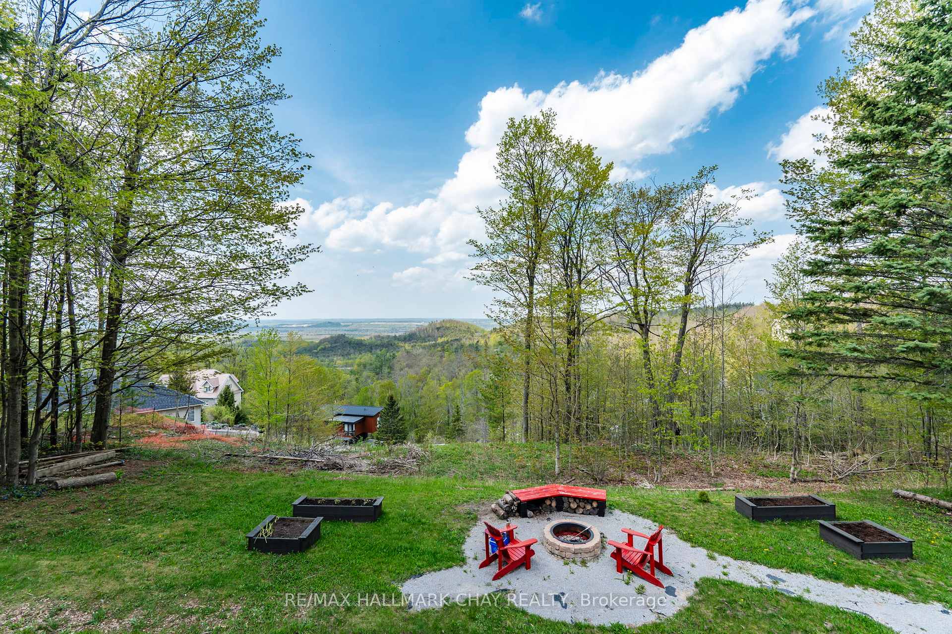 16 Highland Drive, Oro-Medonte, ON L0L 2L0