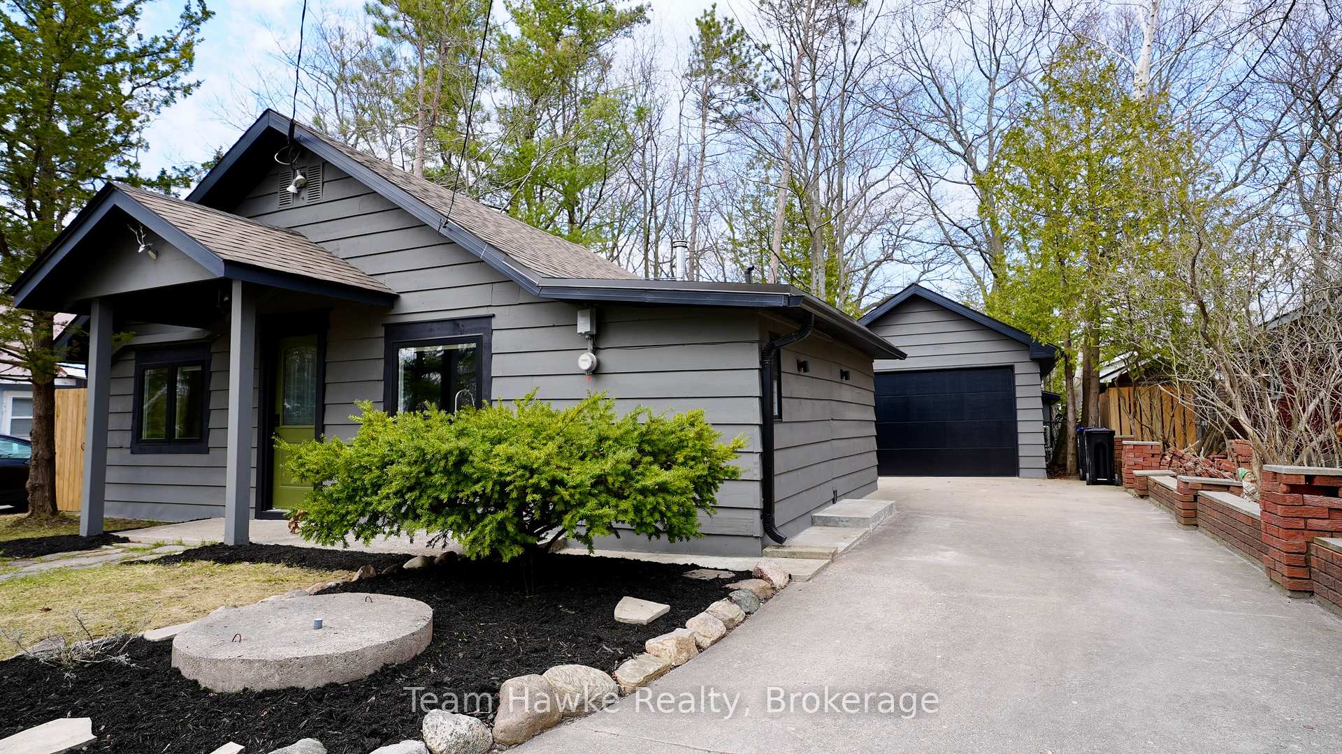 283 Tiny Beaches Road S, Tiny, ON L0L 2J0