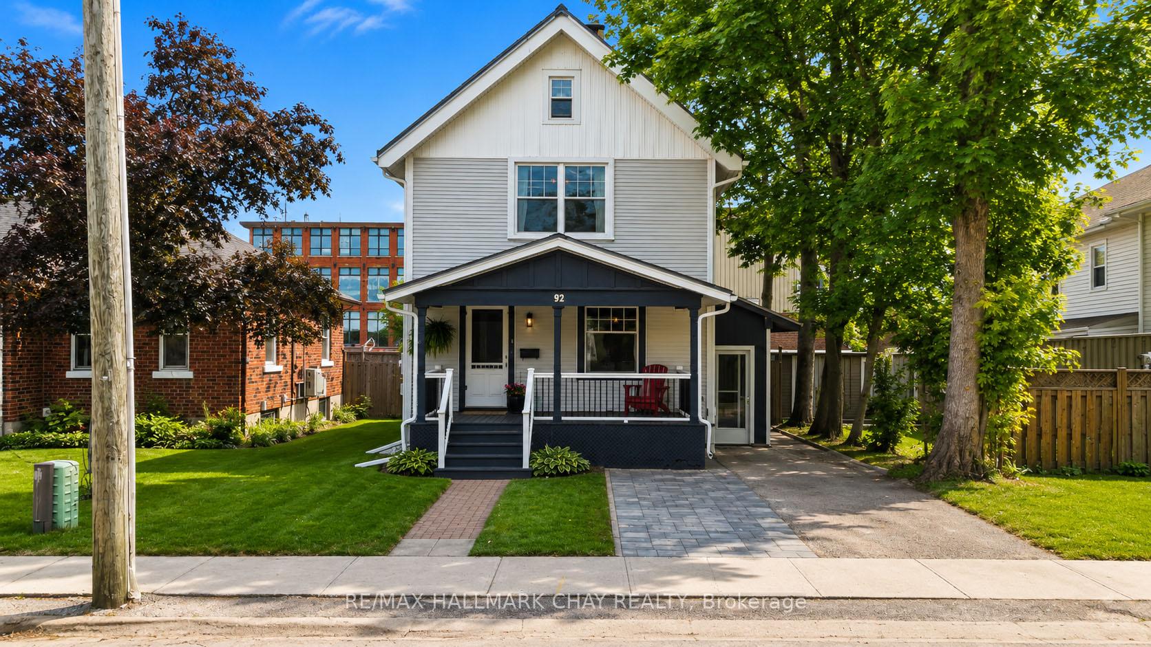 92 Dunlop Street, Orillia, ON L3V 5P4