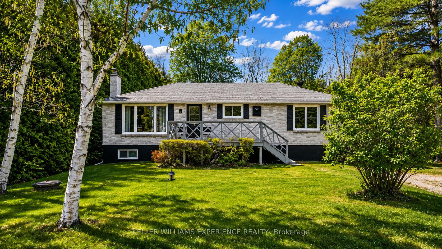 6 Slemish Avenue, Springwater, ON L0L 2K0