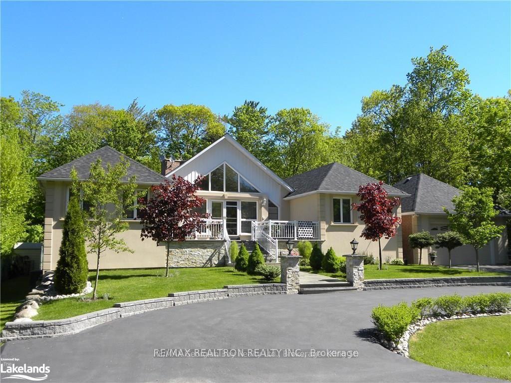 43 Staglir Drive, Tiny, ON L9M 0H2