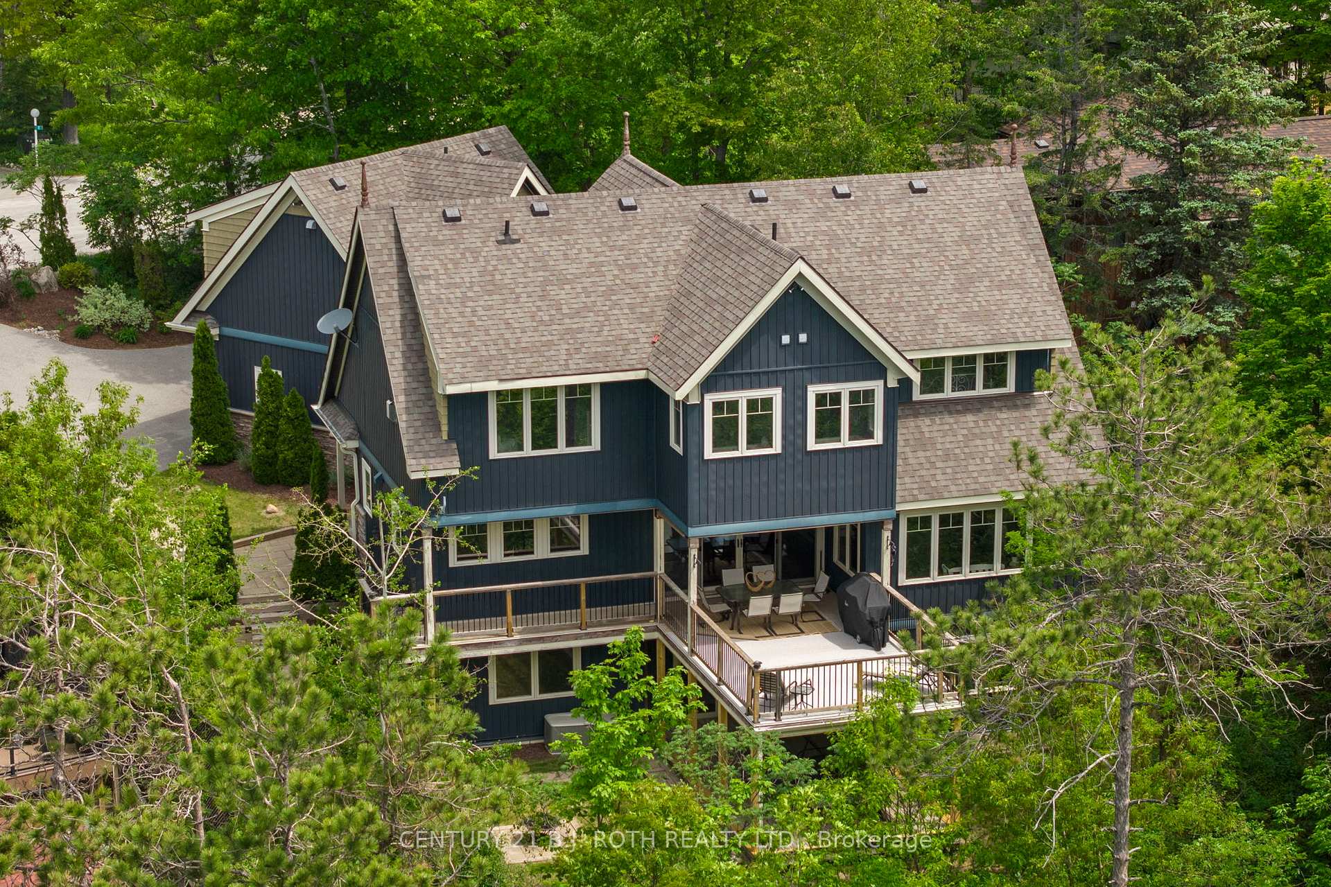 7 Pine Point, Oro-Medonte, ON L4M 4Y8