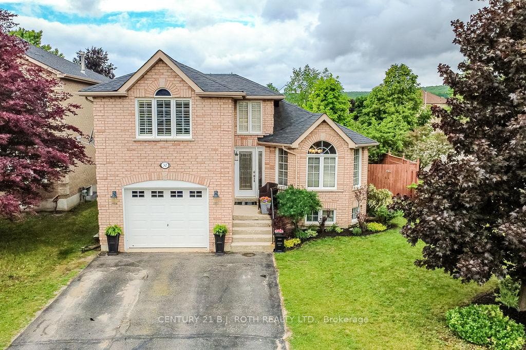 30 Mcavoy Drive, Barrie, ON L4N 0P8