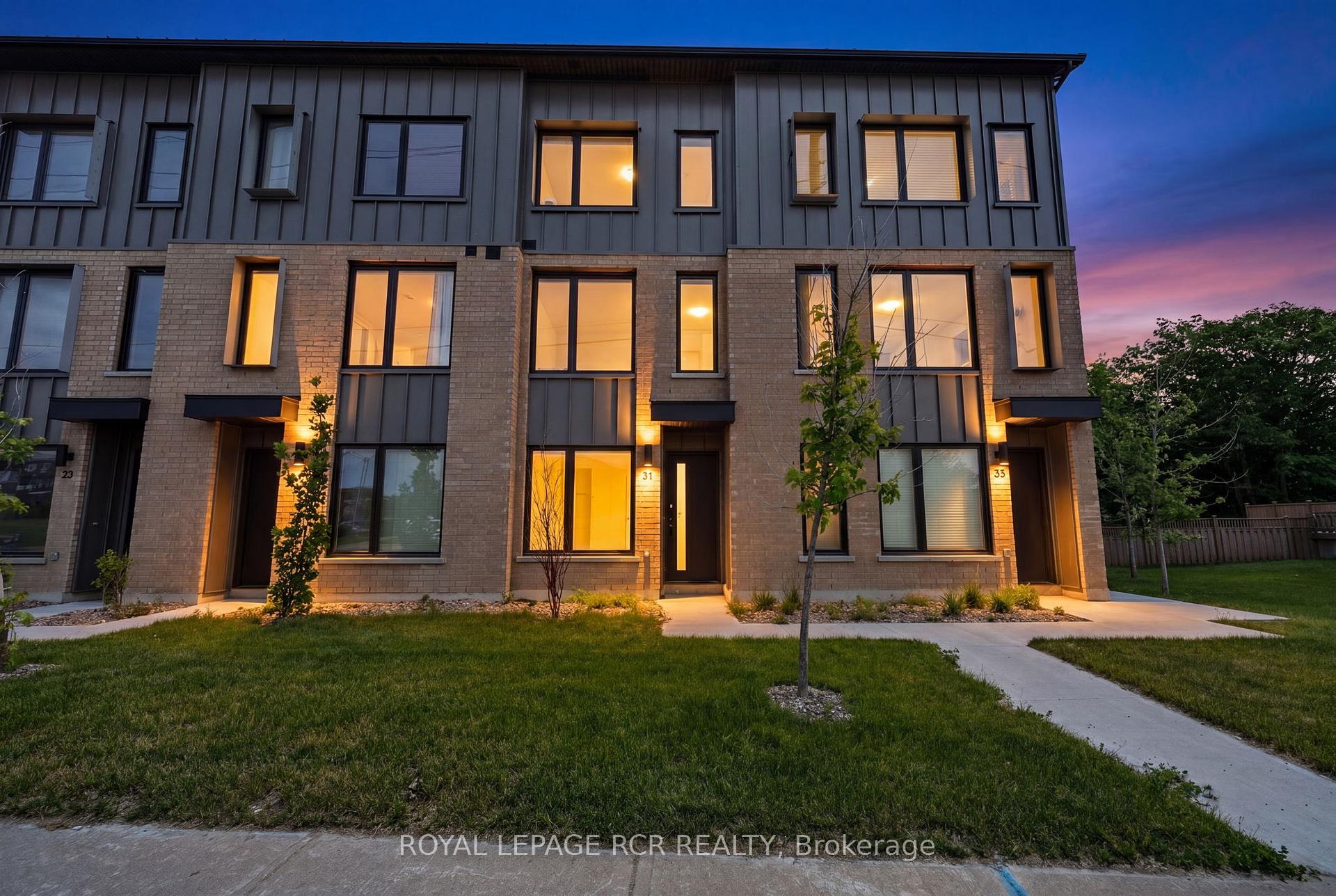 31 Rainwater Lane, Barrie, ON L4N 9J6