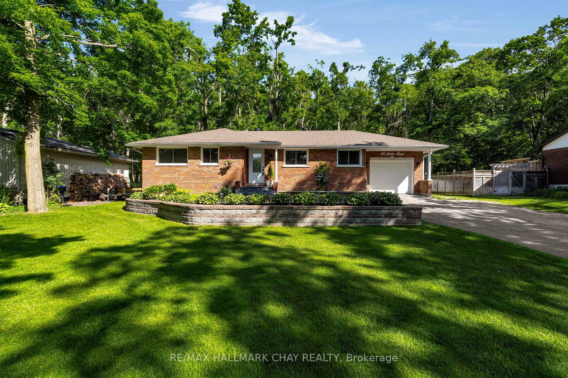 30 Jodies Lane, Springwater, ON L0L 1X1