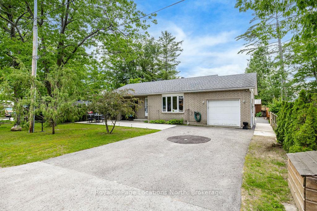 39 MCCAGUE Street, Wasaga Beach, ON L9Z 2E5