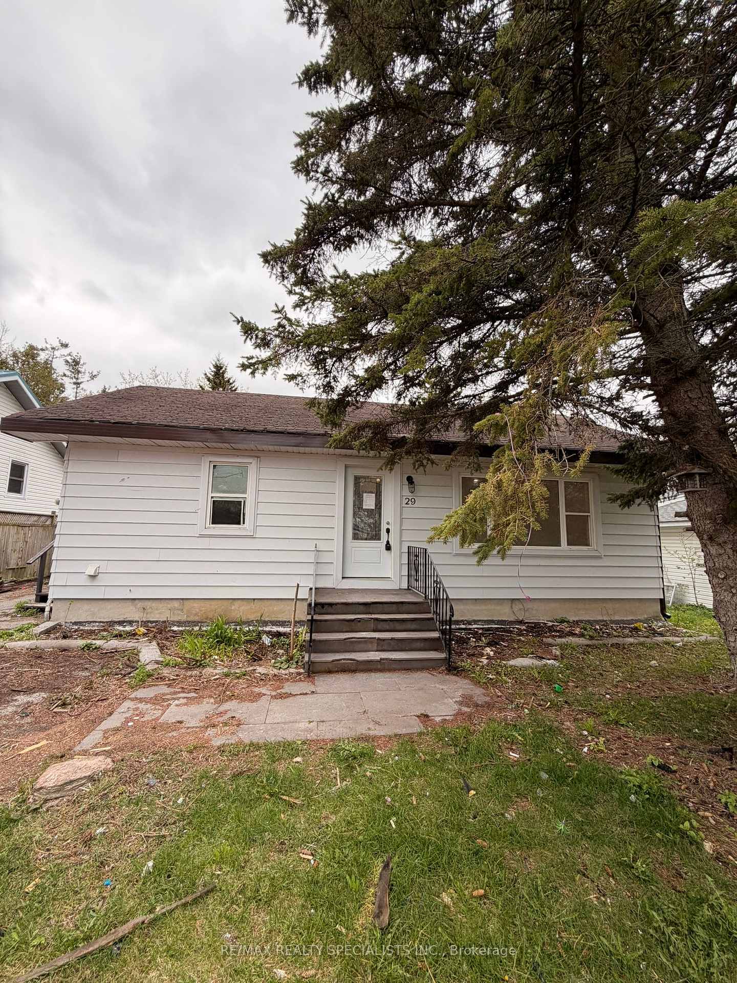 29 Carlton Street, Orillia, ON L3V 6B6