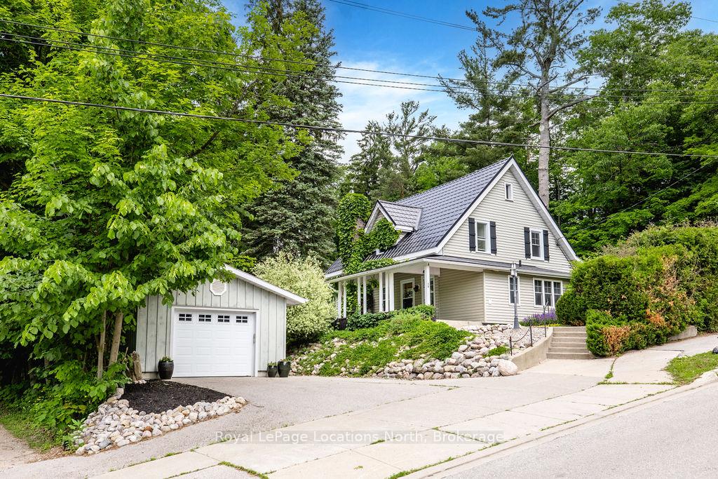 75 BURKE Street, Penetanguishene, ON L9M 1B3