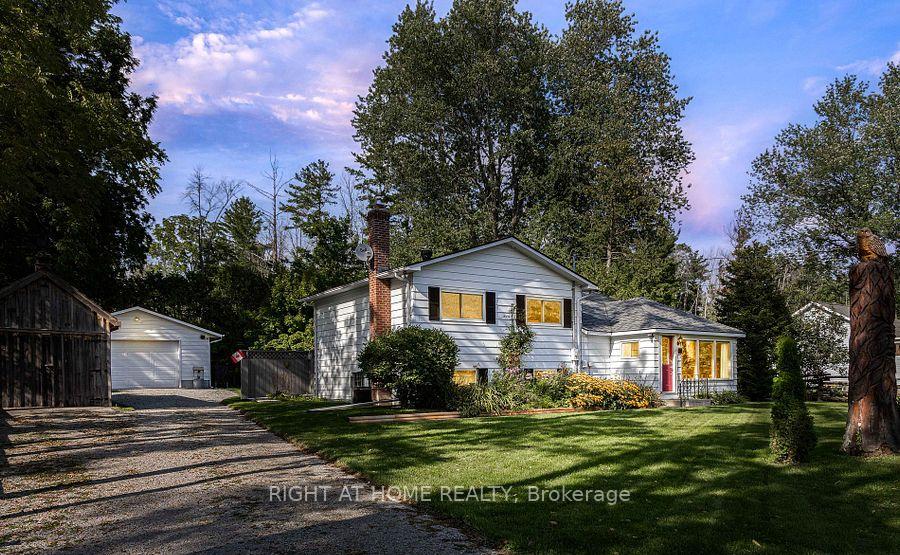 12 Lakeshore Road E, Oro-Medonte, ON L0L 2E0