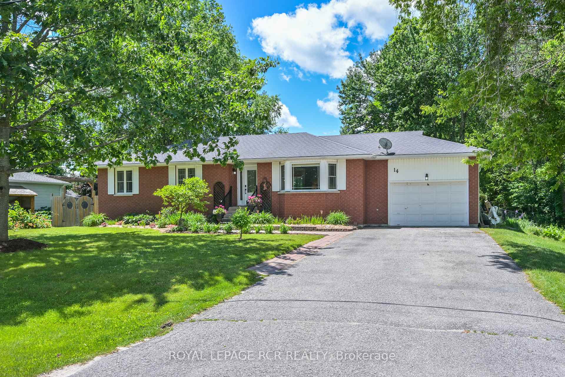 14 Clarendon Street, Clearview, ON L0M 1N0