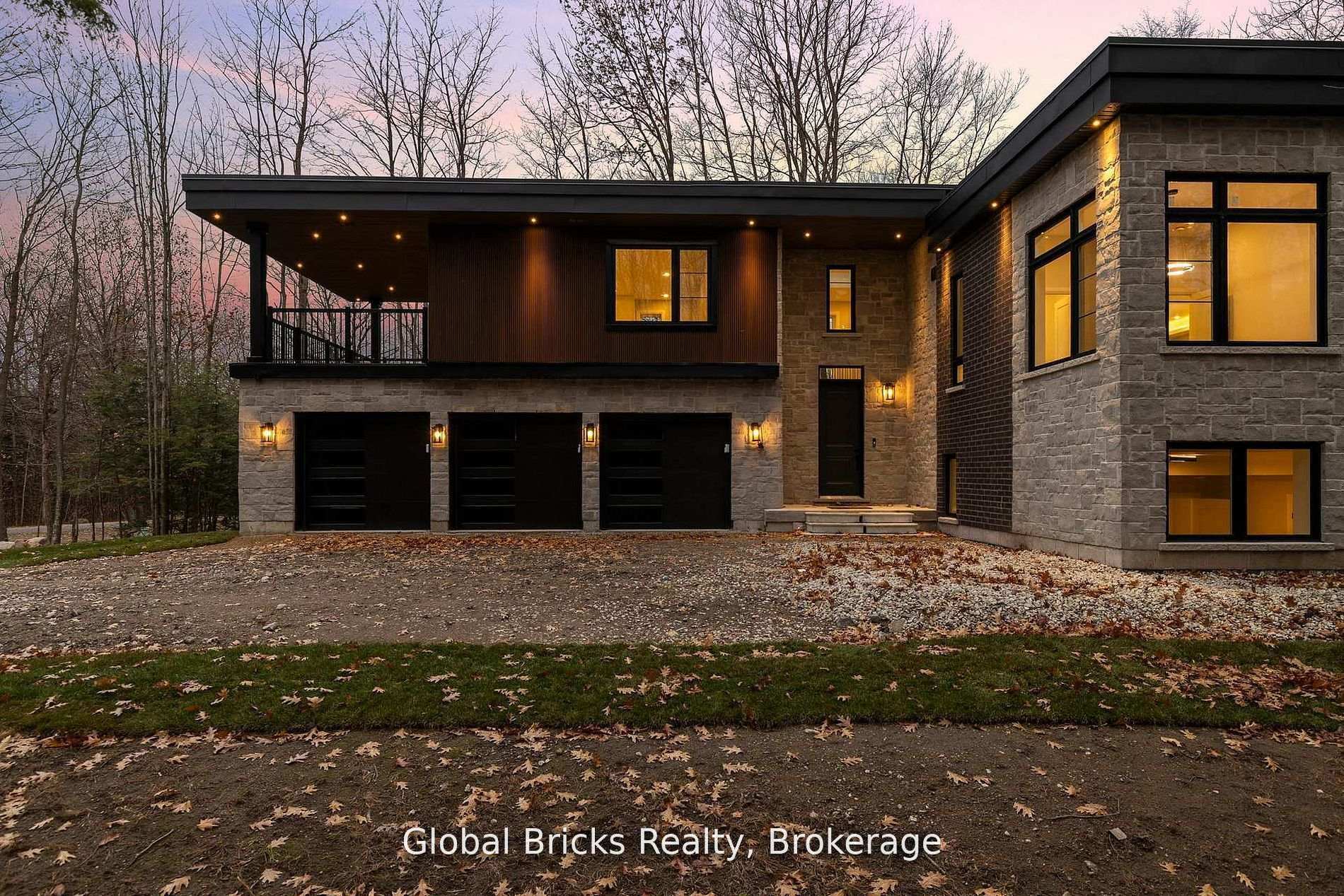 17 Staglir Drive, Tiny, ON L9M 0H2