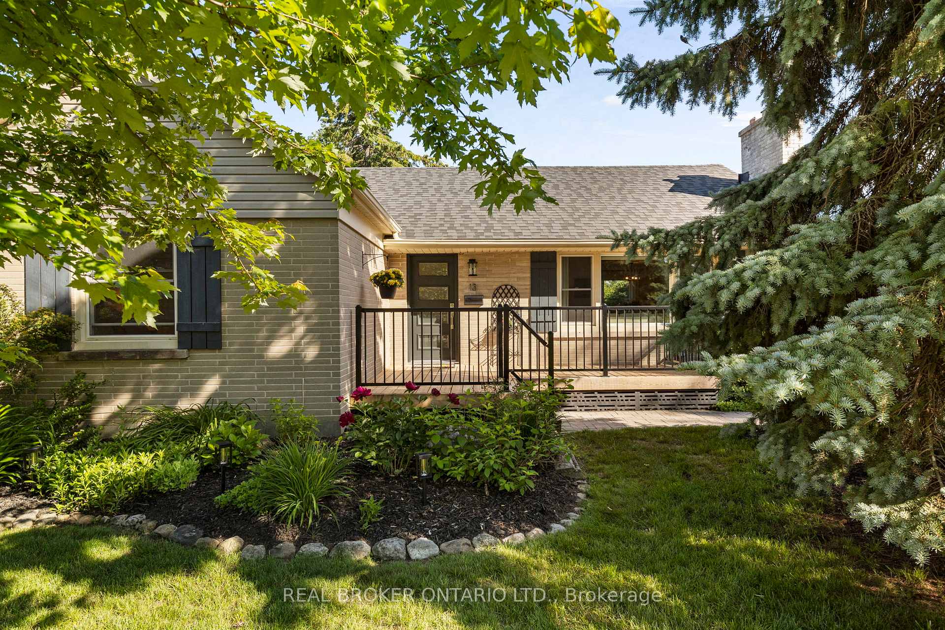 13 Borland Street W, Orillia, ON L3V 3R3