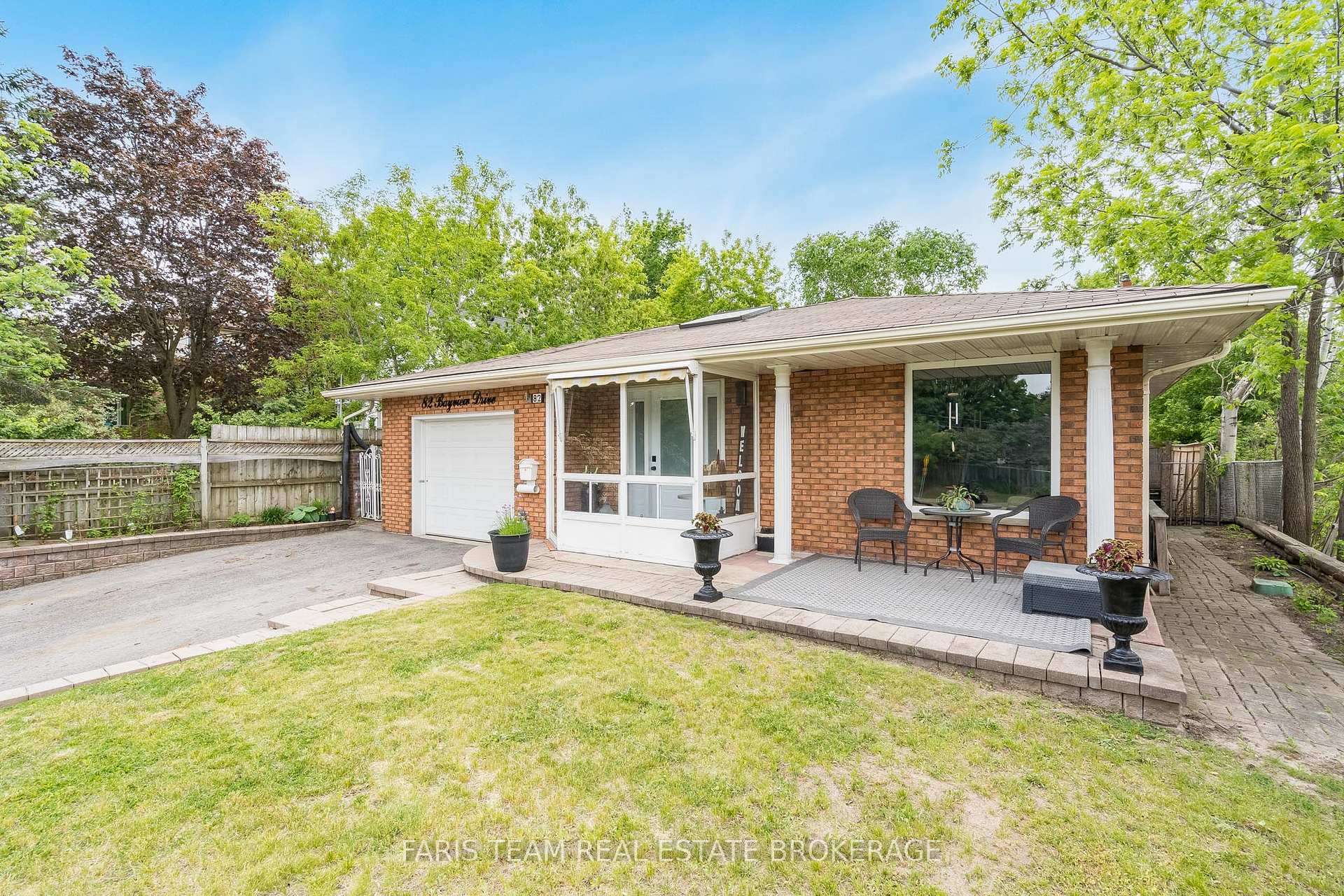 82 Bayview Drive, Barrie, ON L4N 3P1