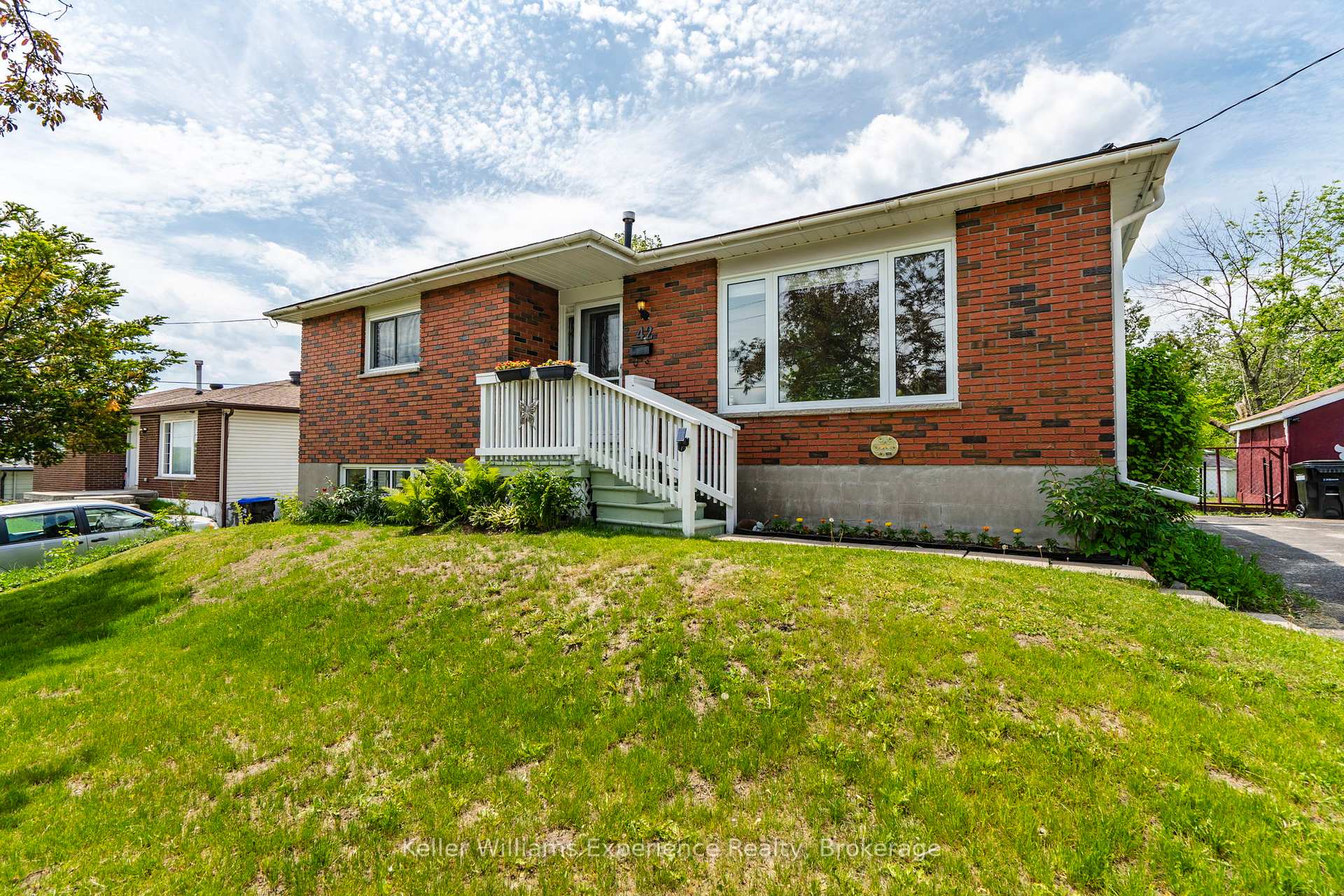 42 Easton Avenue, Tay, ON L0K 1R0