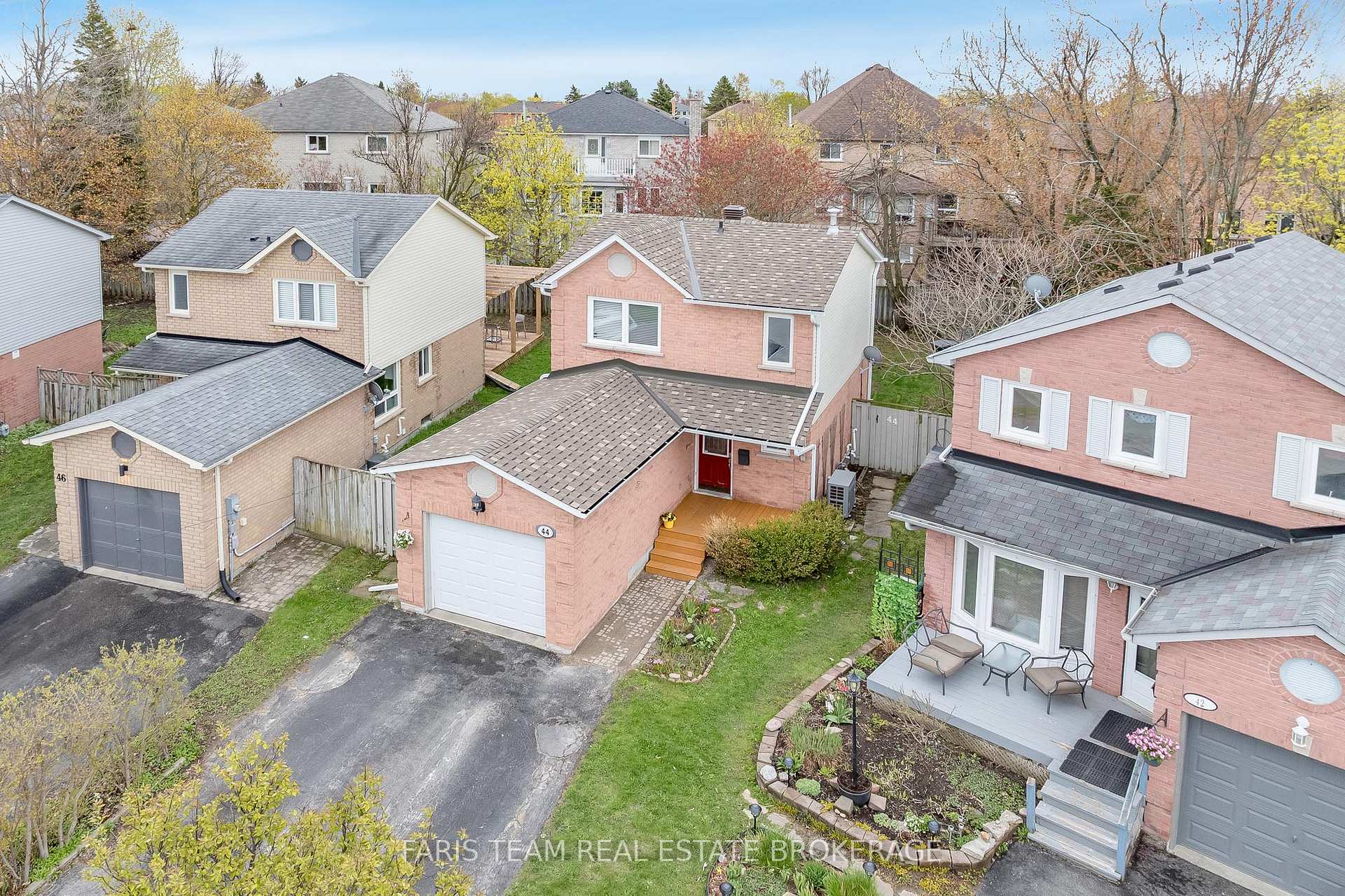 44 Hadden Crescent, Barrie, ON L4M 6G6