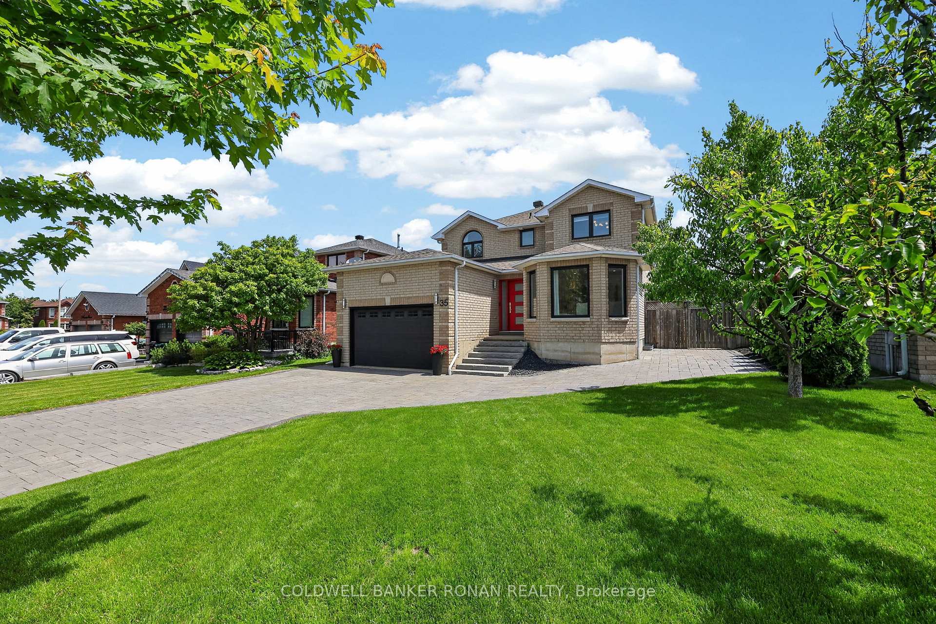 35 Farmstead Crescent, Barrie, ON L4N 8S2