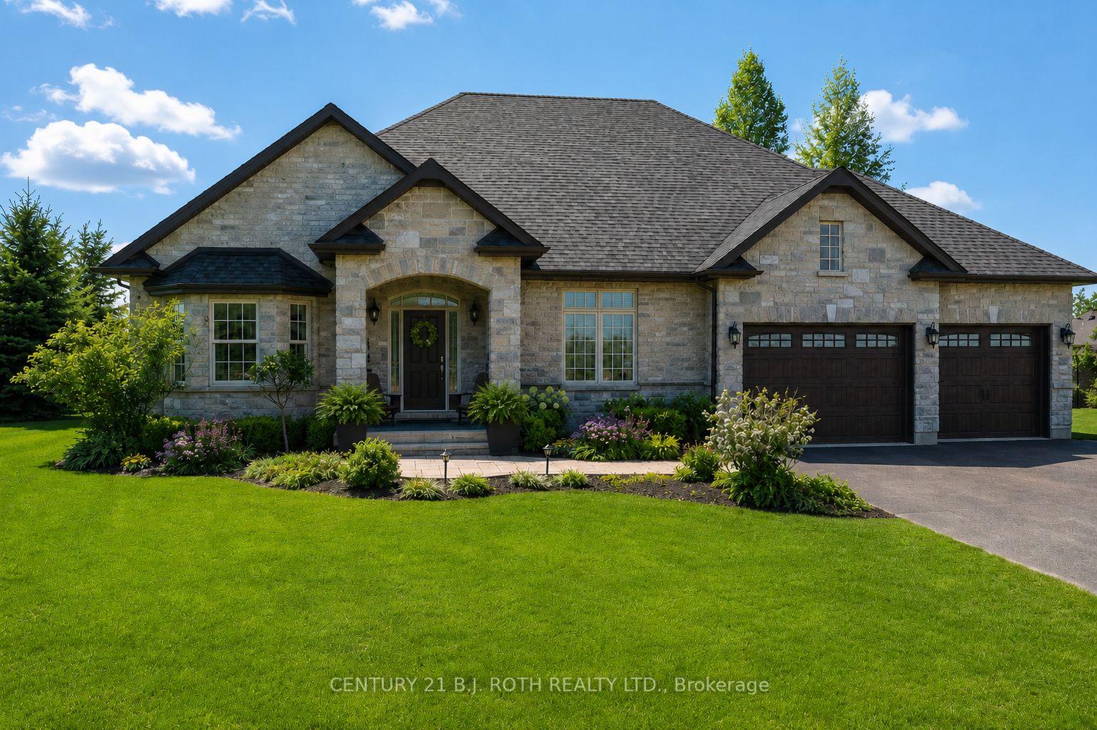 2 Roy Hickling Drive, Springwater, ON L9X 0J2