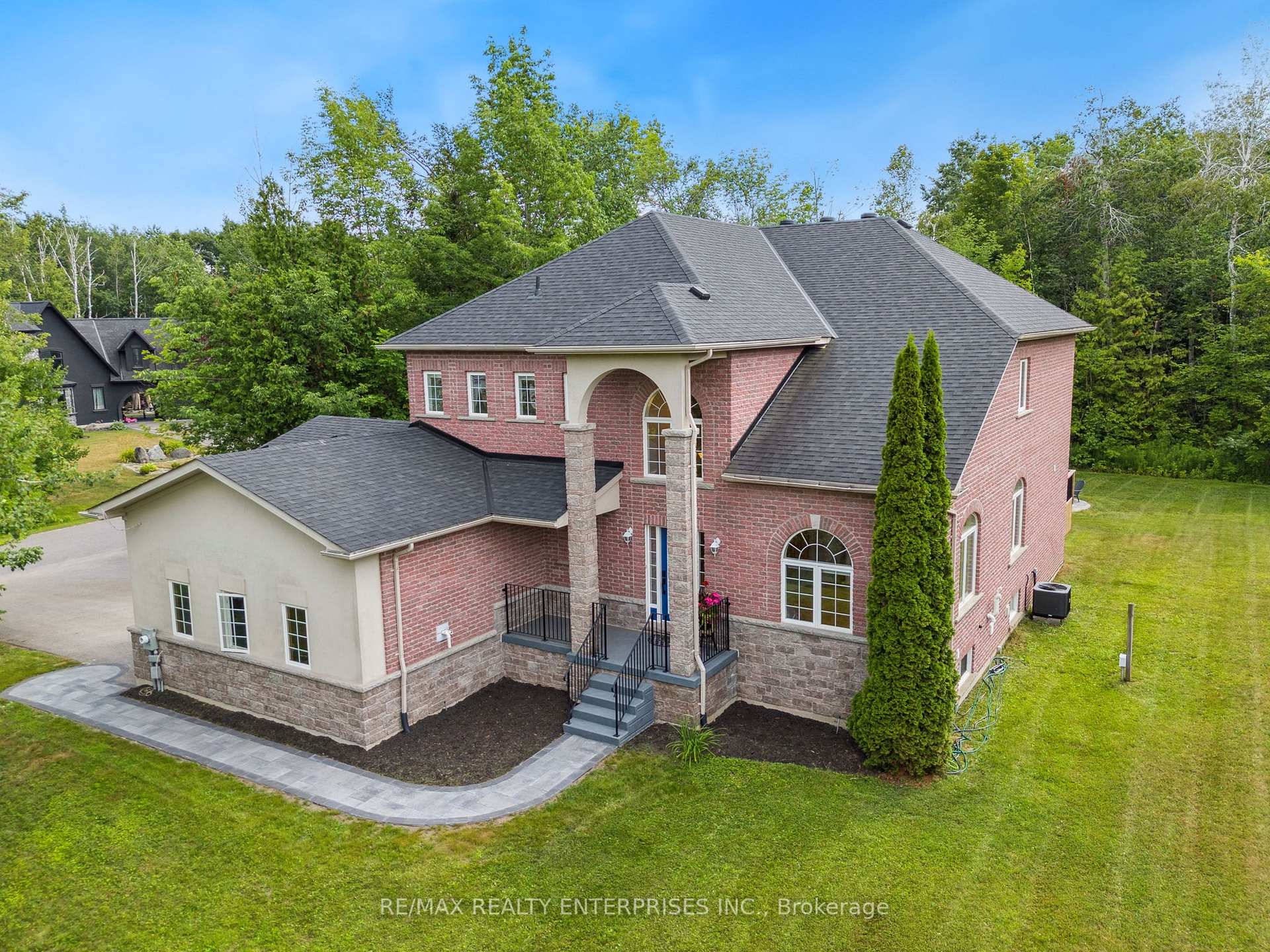 2036 Birkshire Woods Lane, Severn, ON L3V 6H2