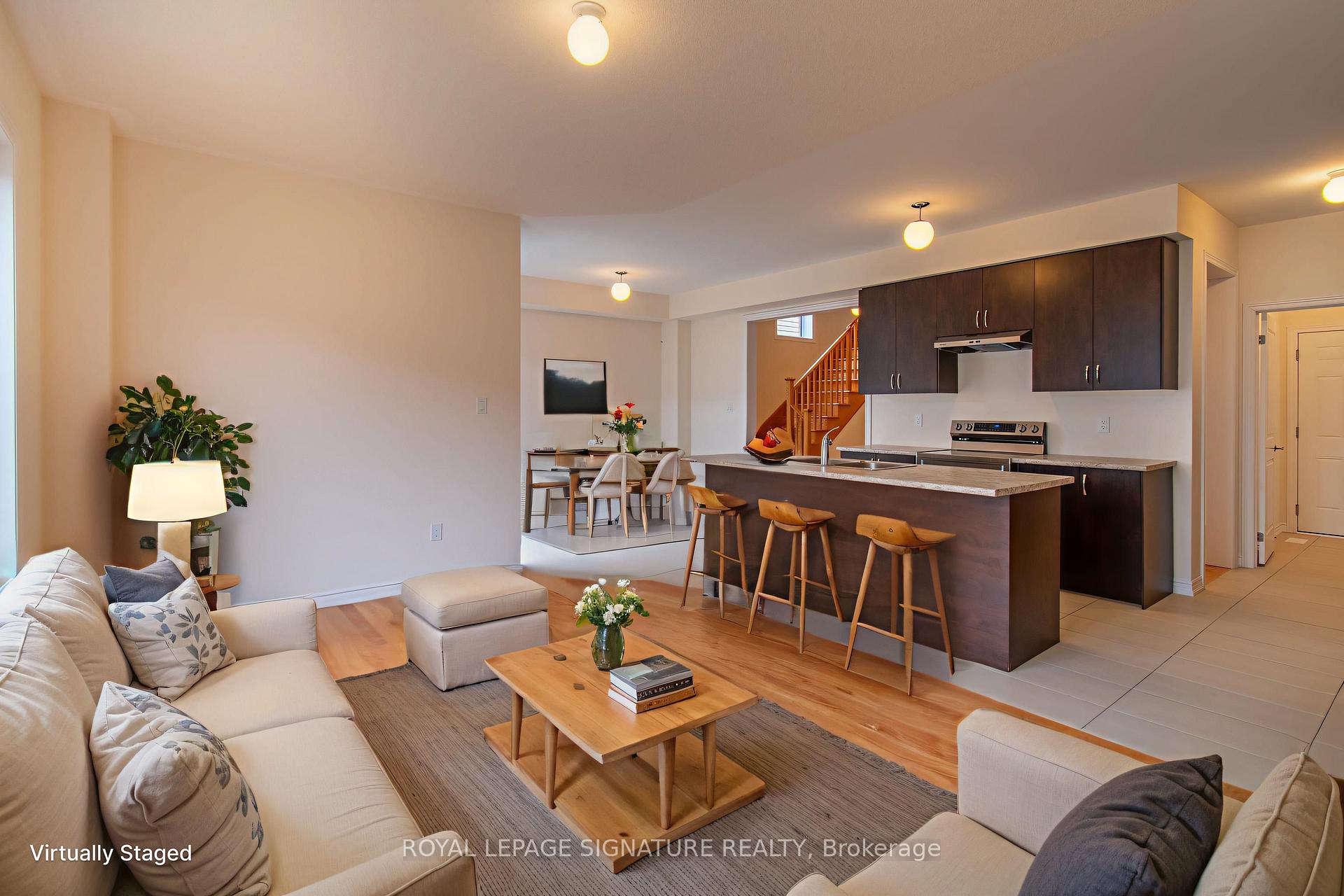 22 Prudhoe Terrace, Barrie, ON L9S 2Z8