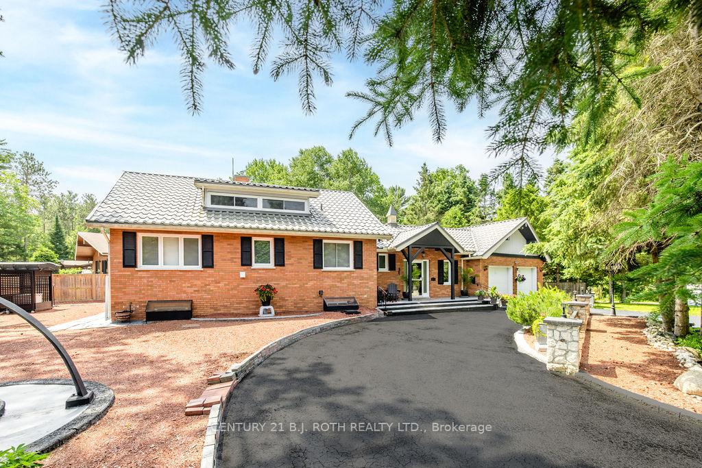 31 Robern Avenue, Tiny, ON L0L 2J0