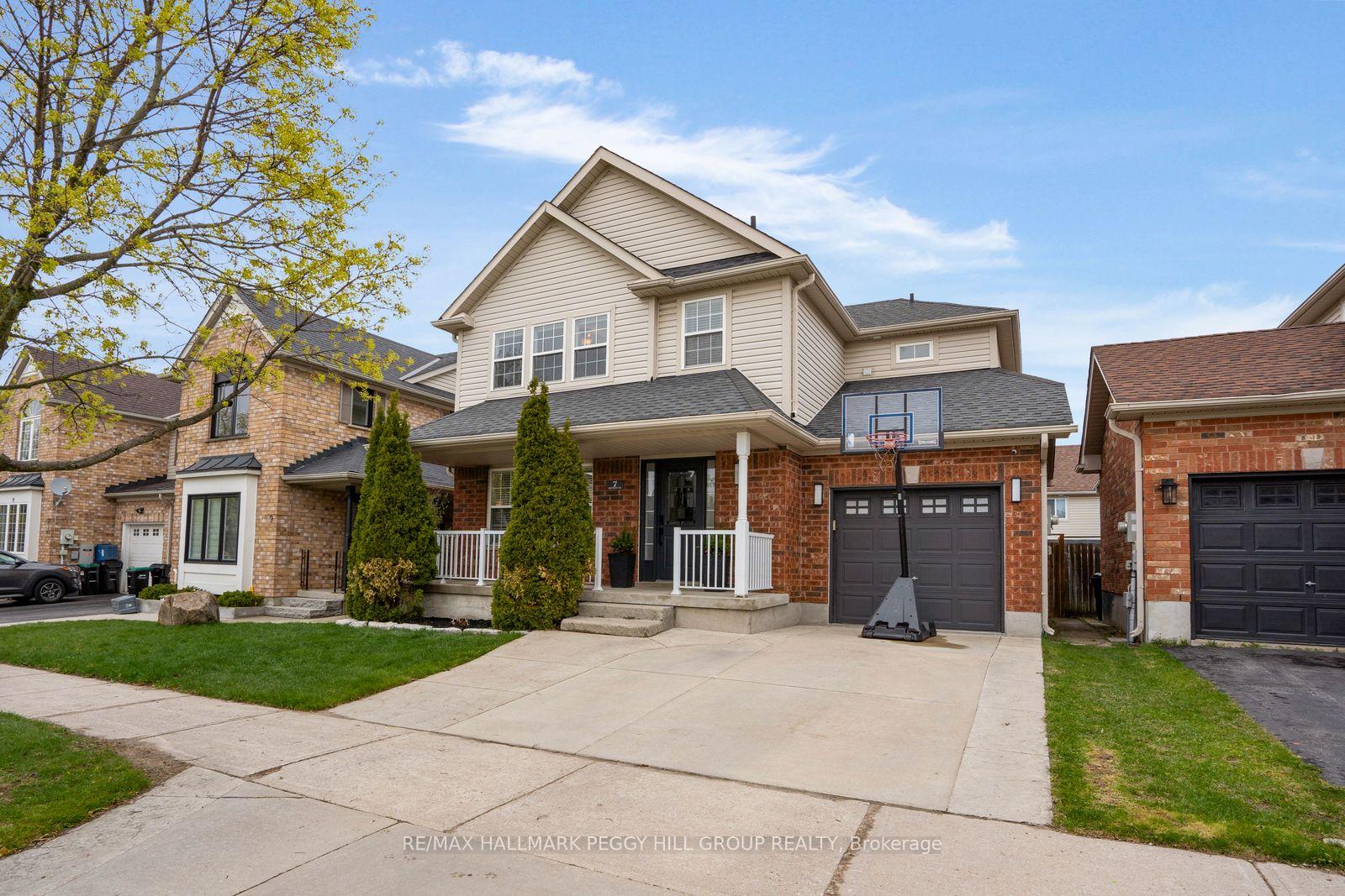 7 Bentley Crescent, Barrie, ON L4N 0Z1