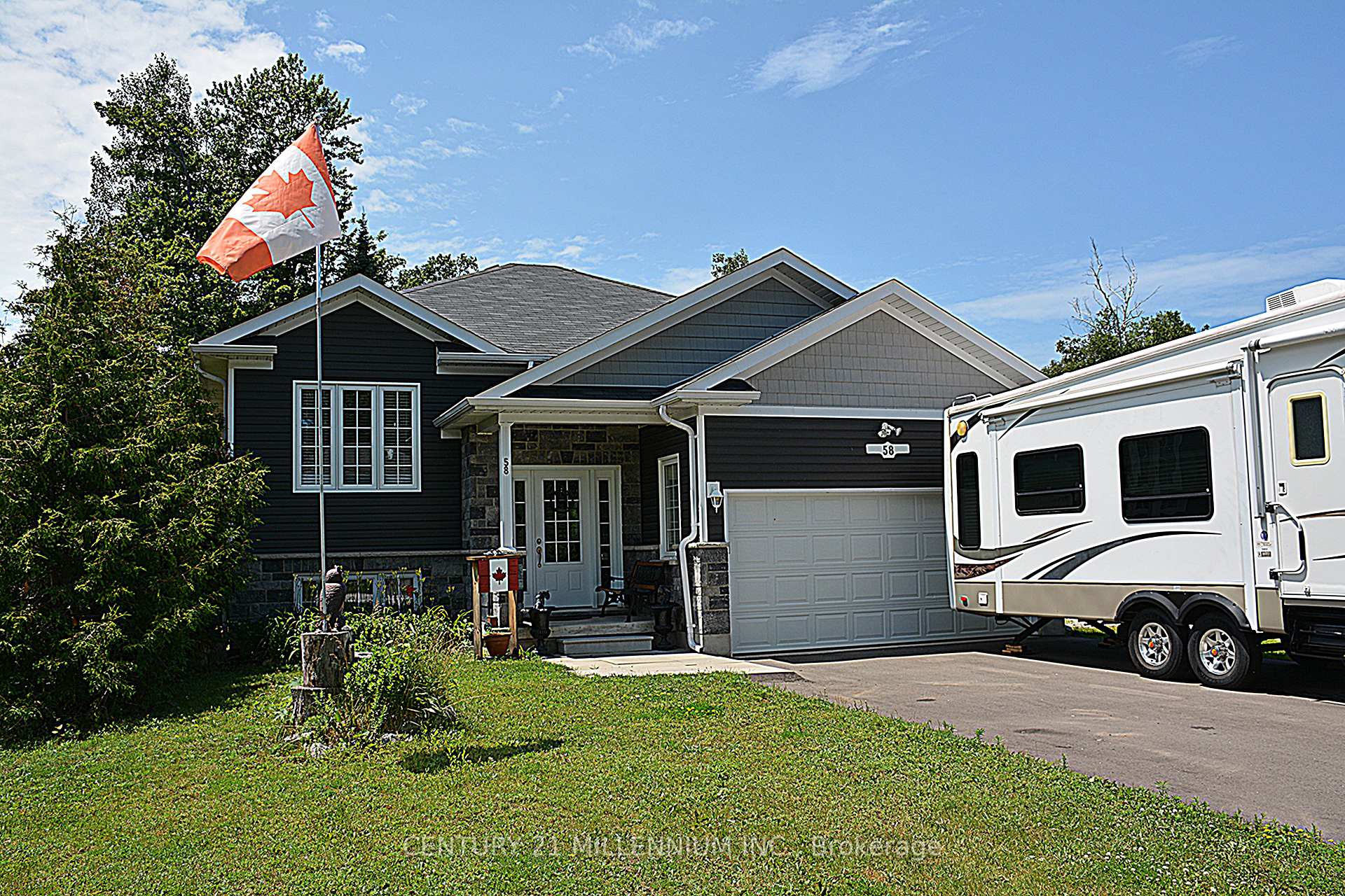58 60th Street S, Wasaga Beach, ON L9Z 1W8