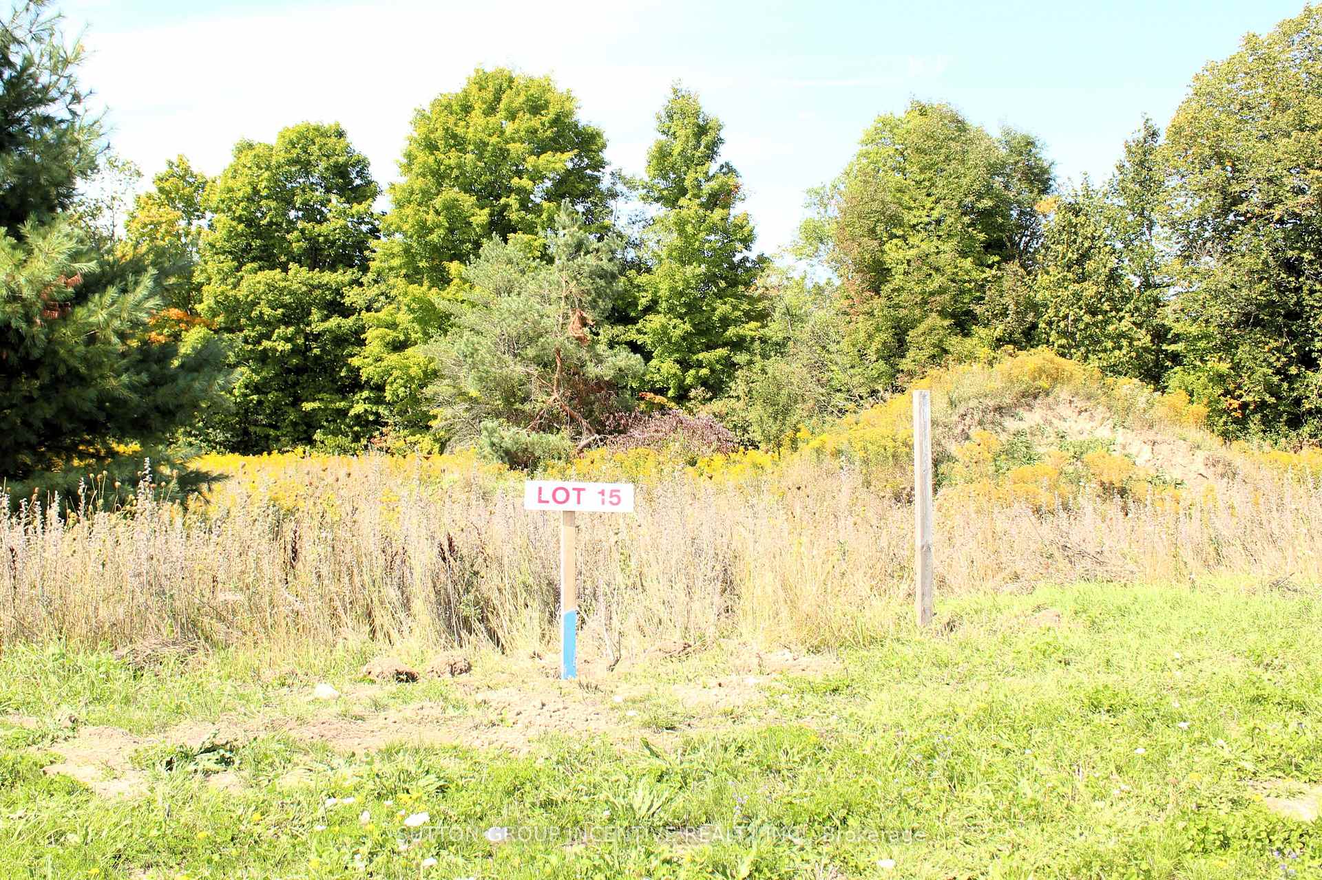 8 Greenlaw Court, Springwater, ON L0L 1V0