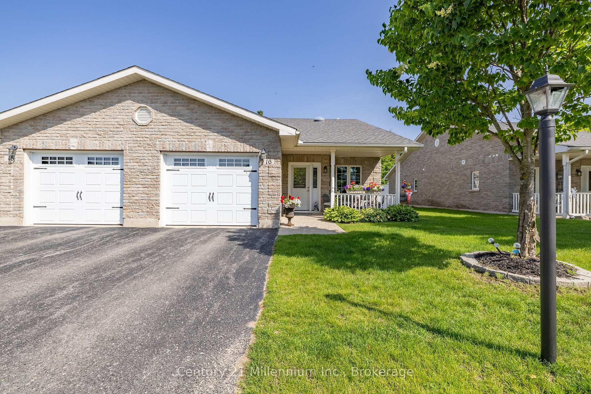 16 Clover Crescent, Wasaga Beach, ON L9Z 0G4