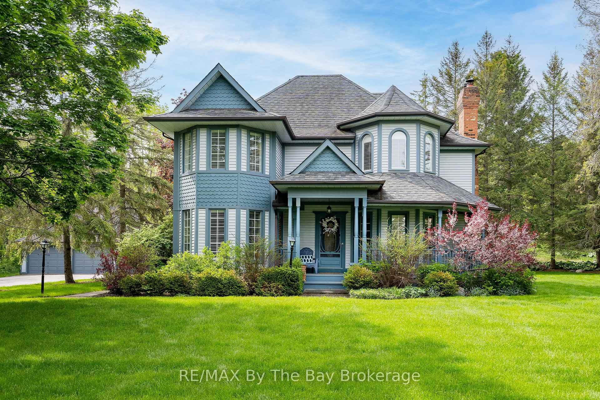 9 Purple Hill Lane, Clearview, ON L0M 1G0