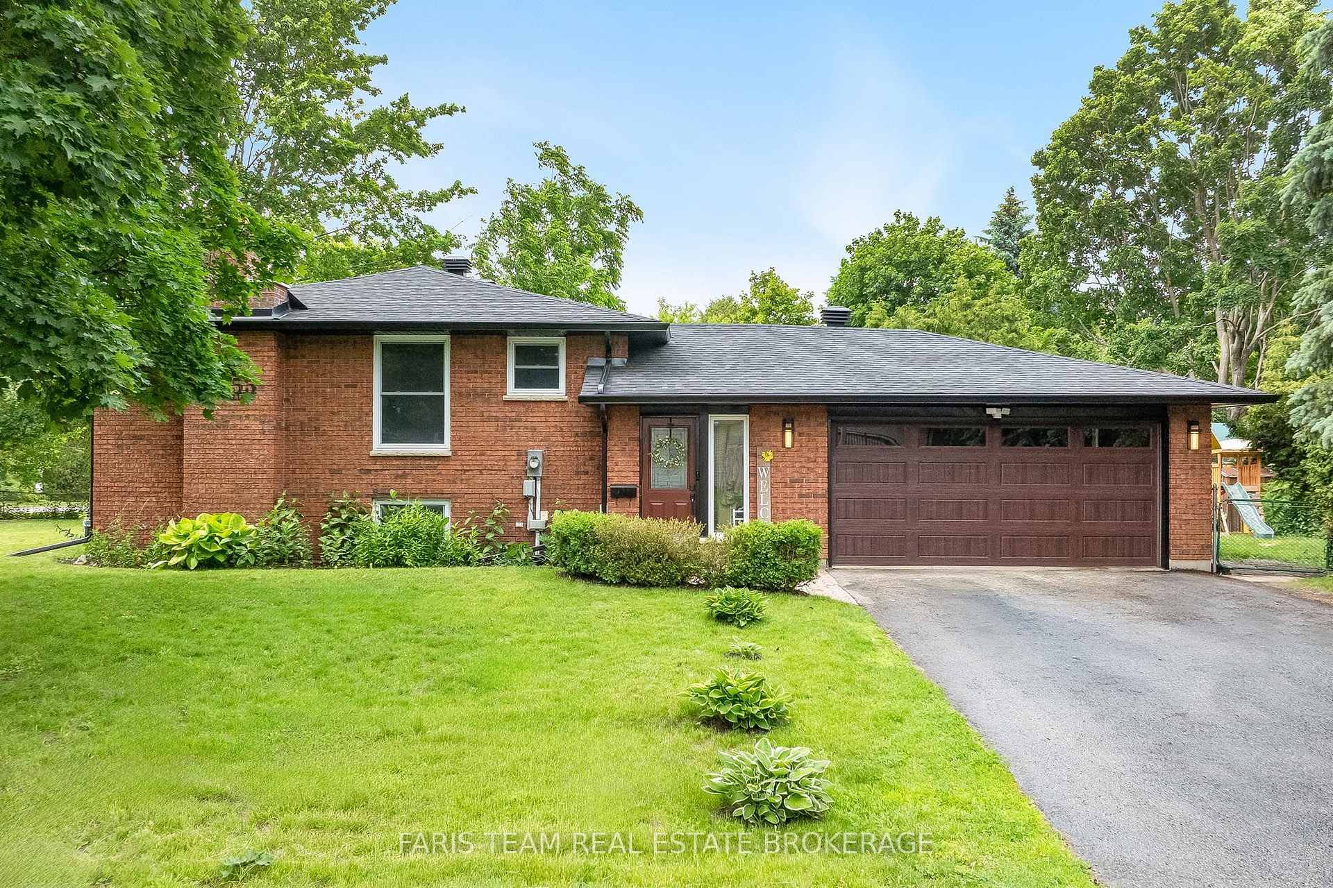 255 Cox Mill Road, Barrie, ON L4N 5M4