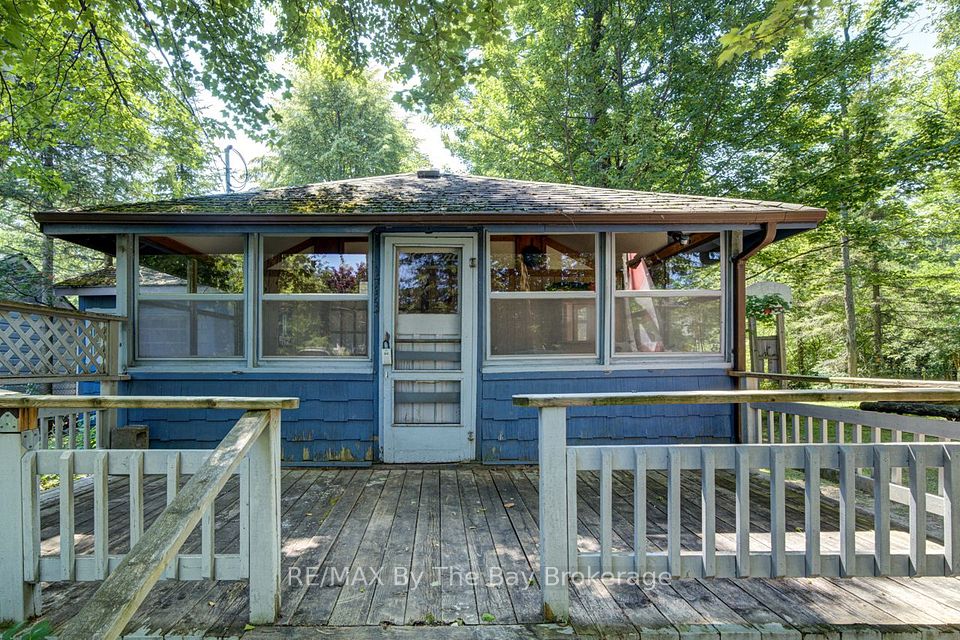 1713 Shore Lane, Wasaga Beach, ON L9Z 1V7
