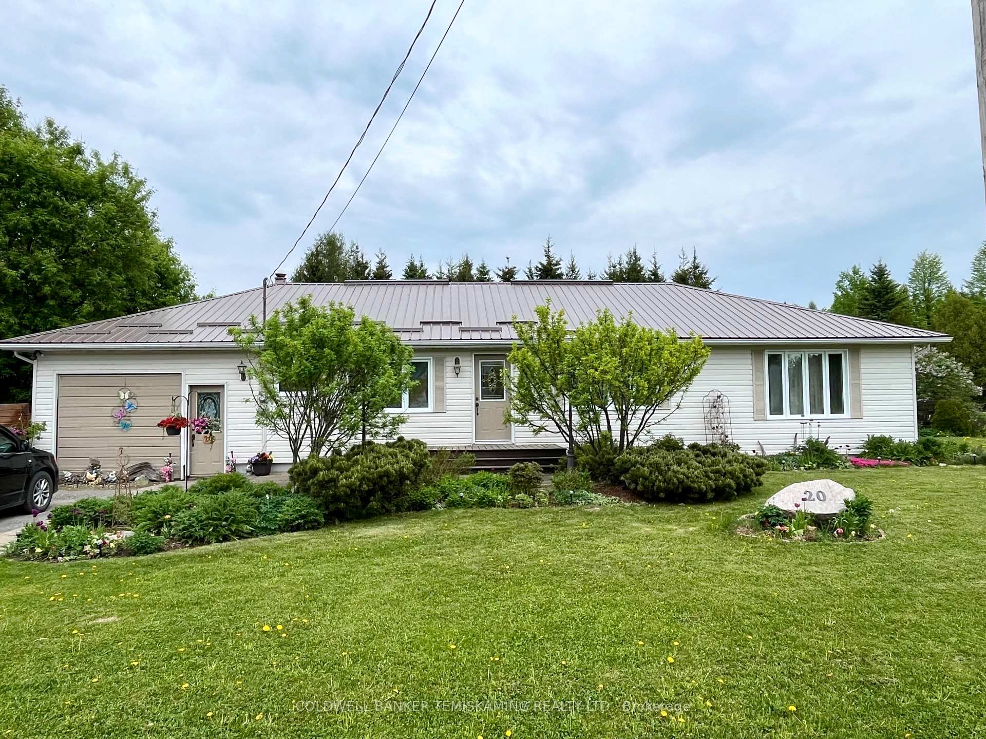 20 Bay Street, Englehart, ON P0J 1B0
