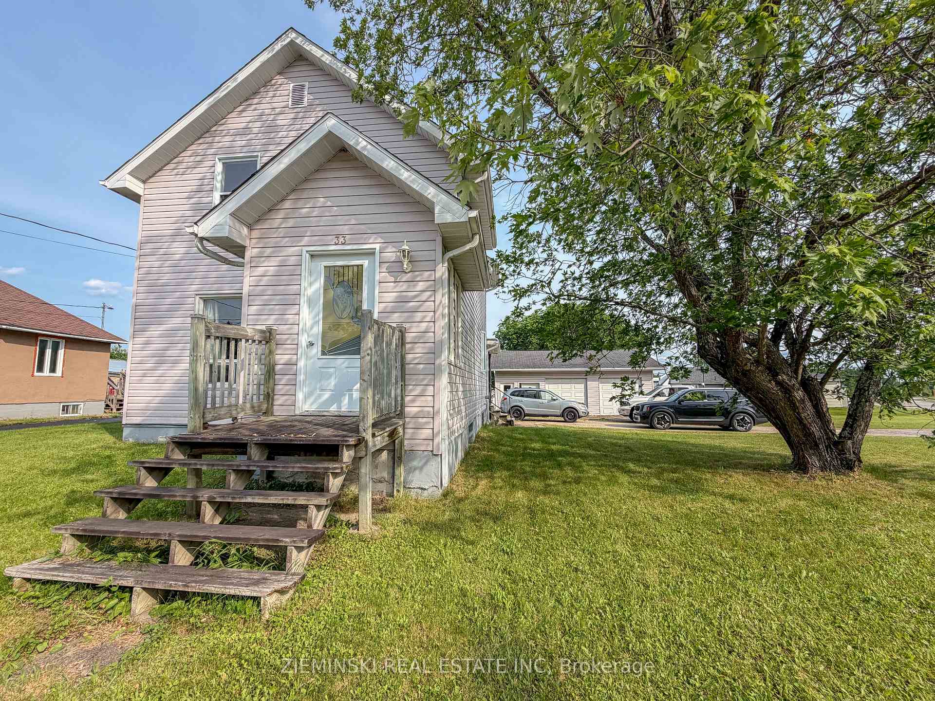 33 Fifth Street, Smooth Rock Falls, ON P0L 2B0
