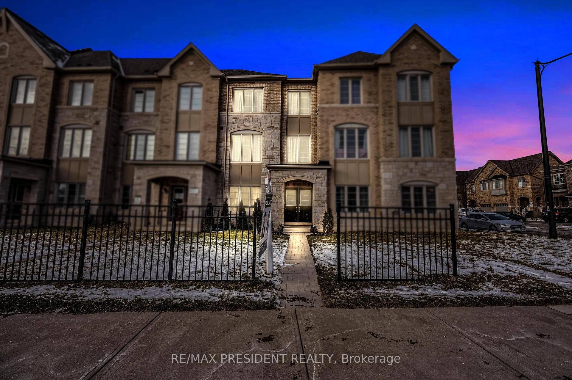 8575 Financial Drive, Brampton, ON L6Y 6C4