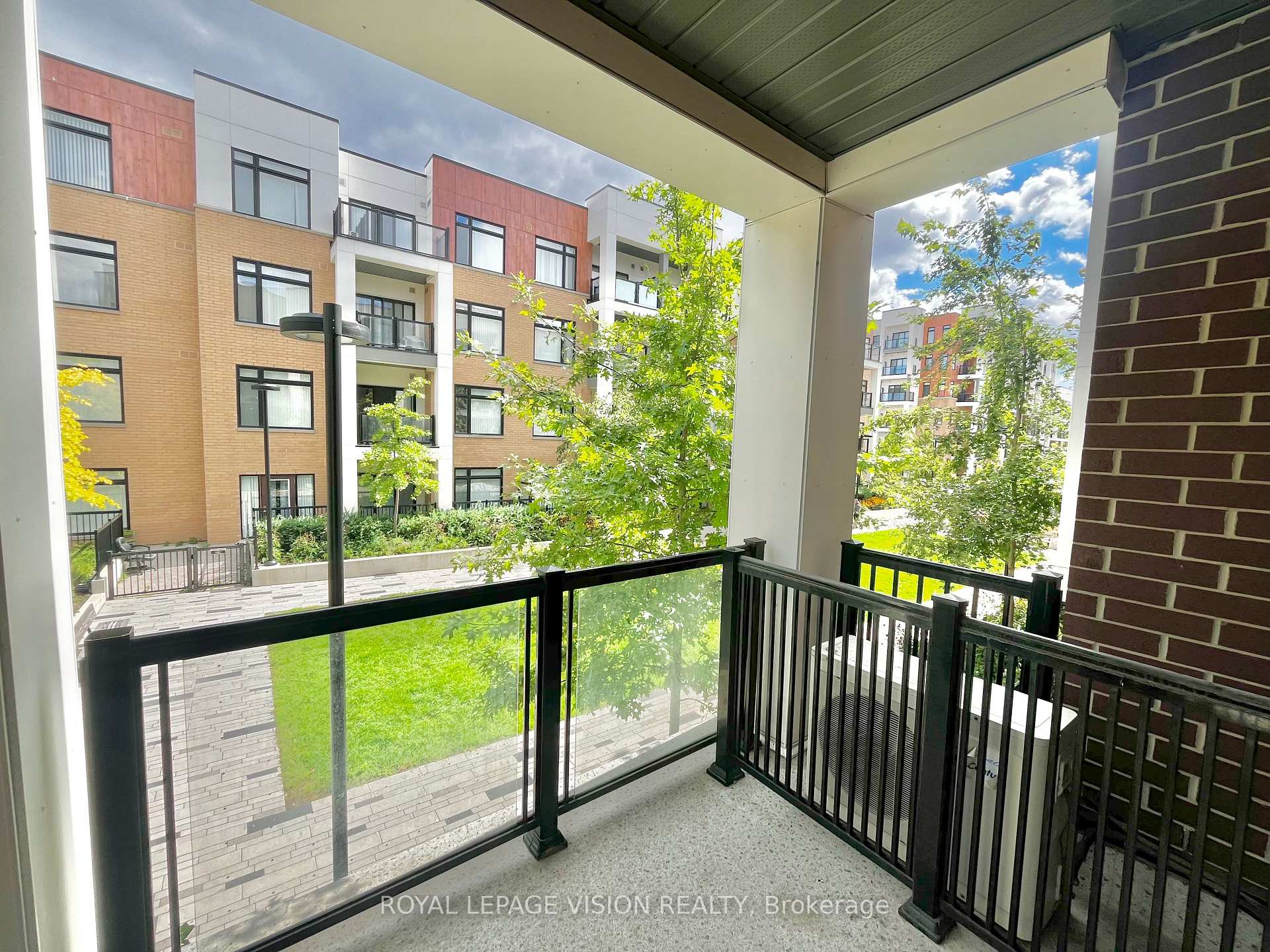 130 Canon Jackson Drive 209, Toronto, ON M6M 0B7