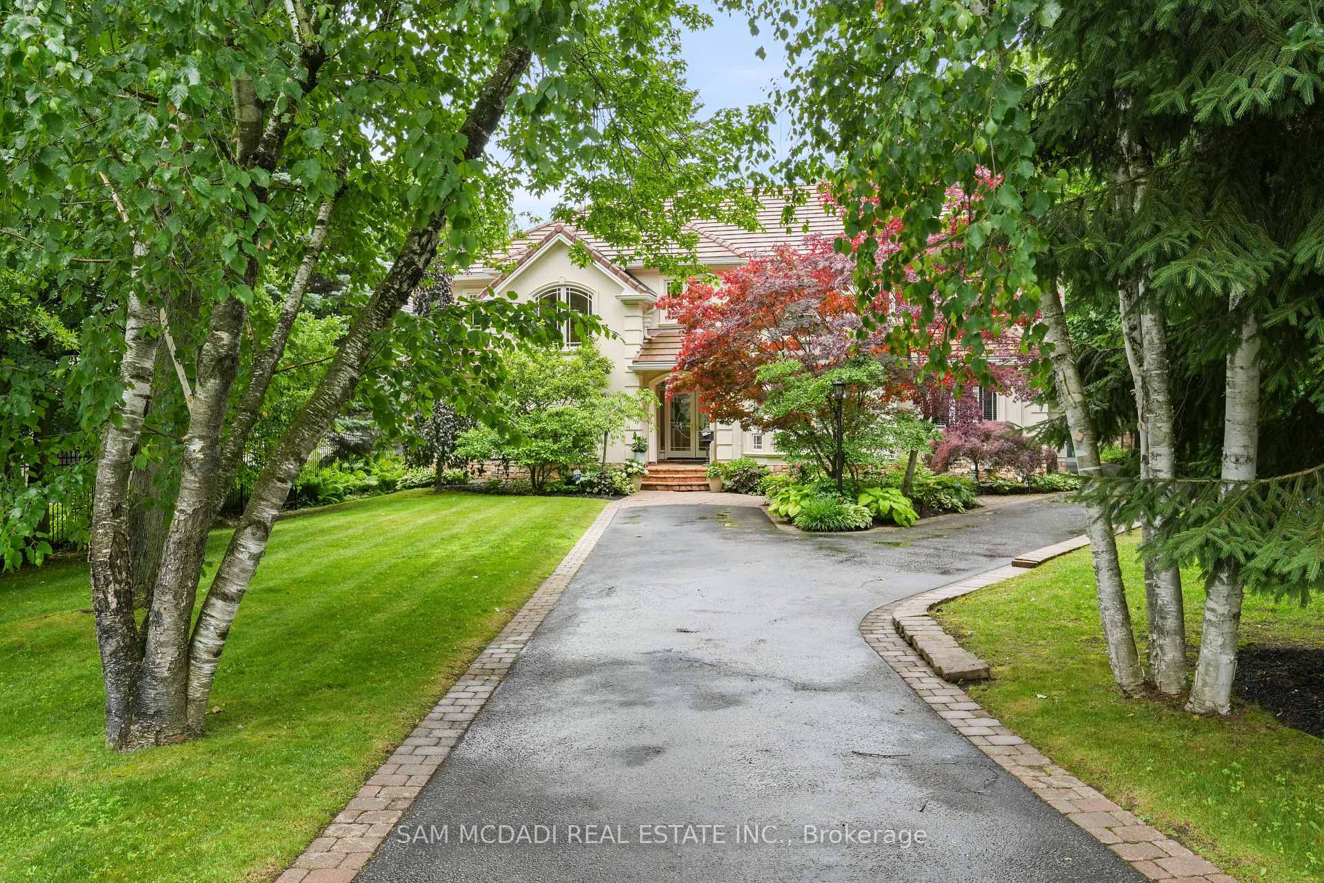 1382 Aldo Drive, Mississauga, ON L5H 3E9