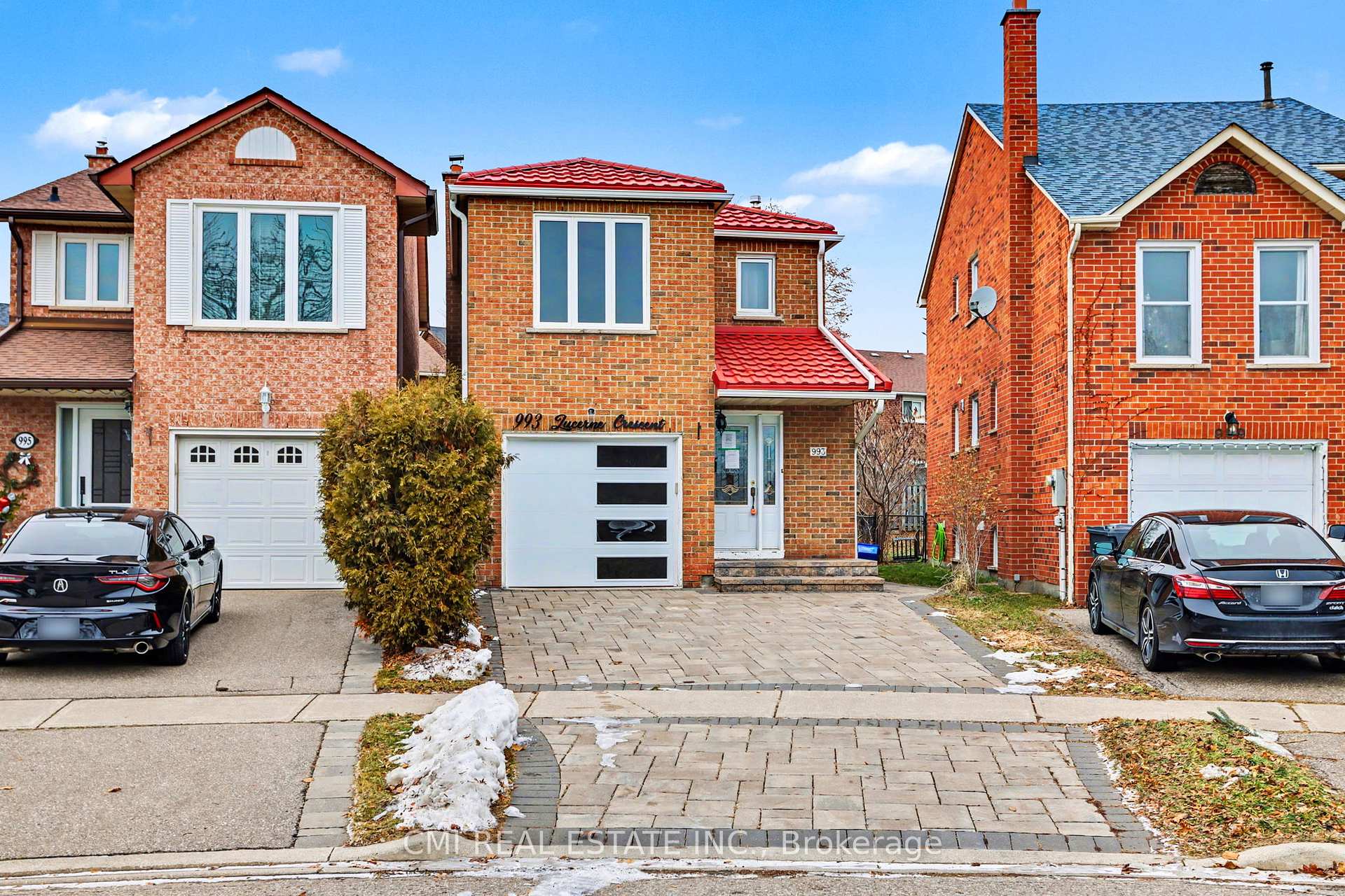 993 Lucerne Crescent, Mississauga, ON L5C 3X6