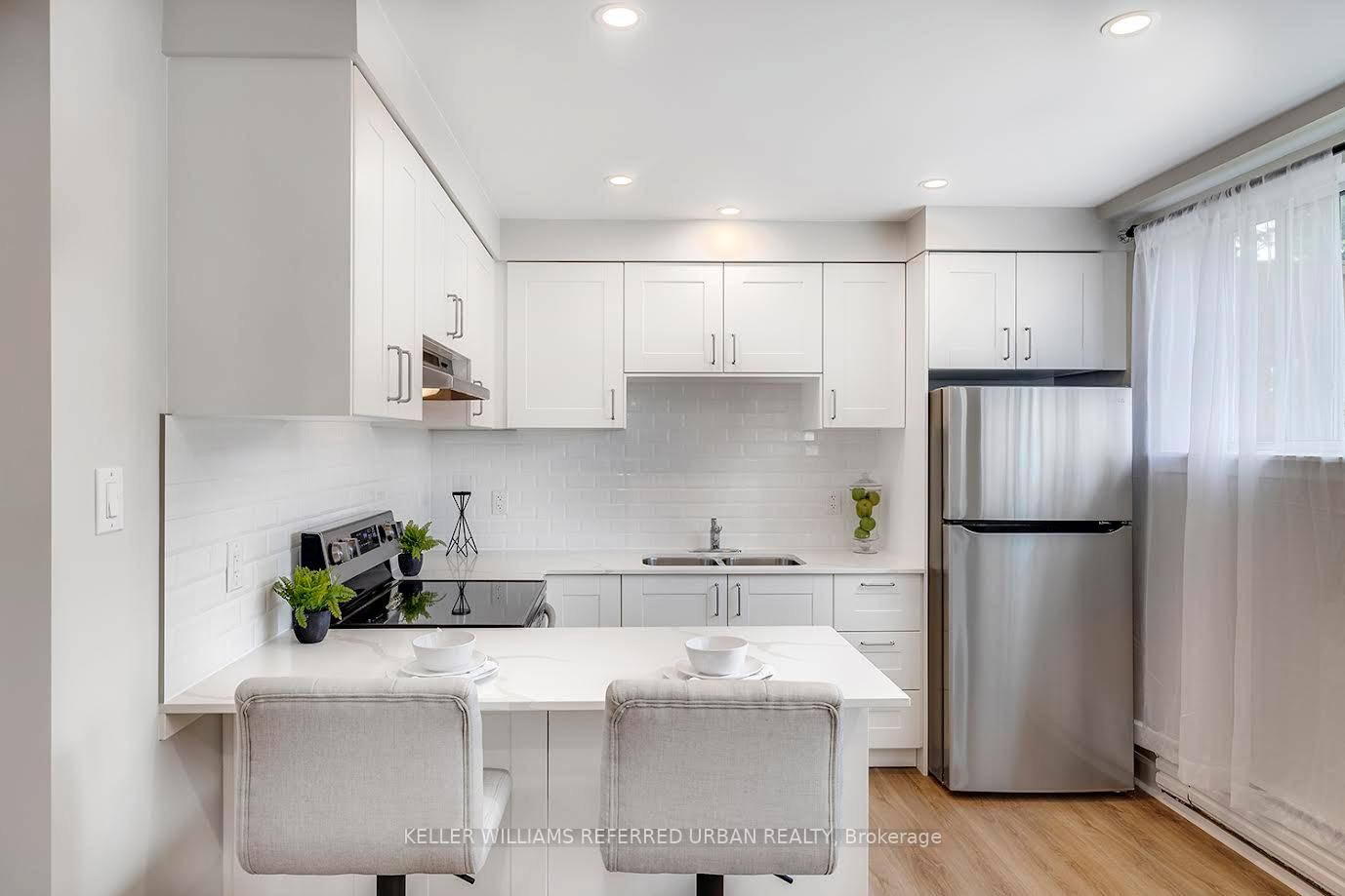 90 Portland Street, Toronto, ON M8Y 1A7