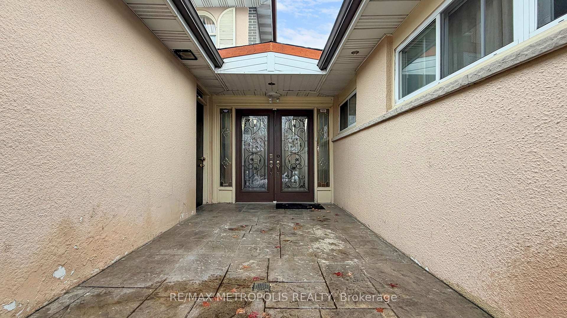 11 Conamore Crescent, Toronto, ON M3J 1H2